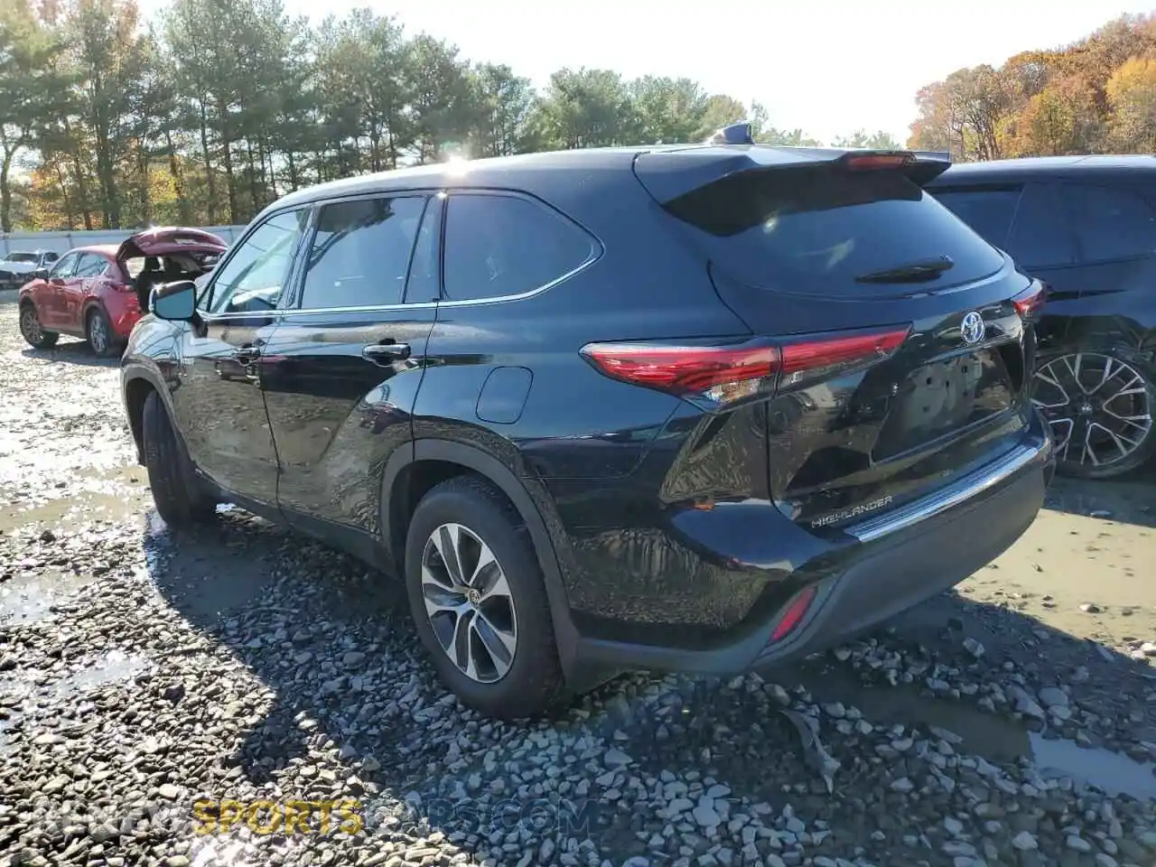 3 Photograph of a damaged car 5TDBBRCH7LS513904 TOYOTA HIGHLANDER 2020