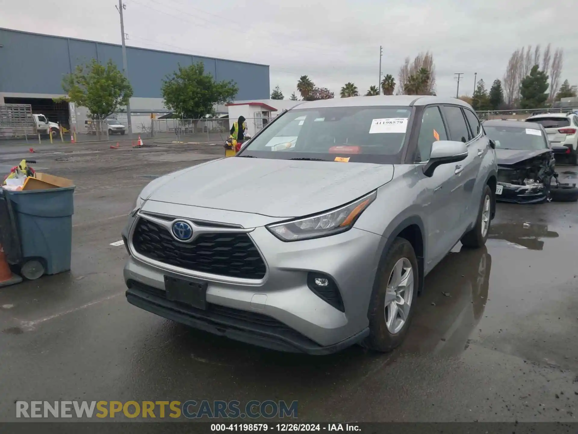 2 Photograph of a damaged car 5TDBBRCH9LS511717 TOYOTA HIGHLANDER 2020