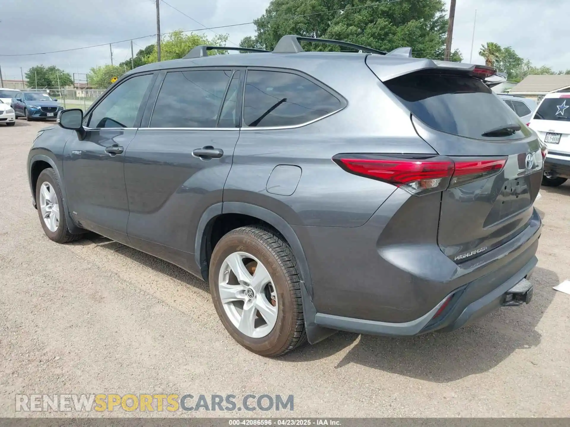 3 Photograph of a damaged car 5TDBBRCHXLS514061 TOYOTA HIGHLANDER 2020