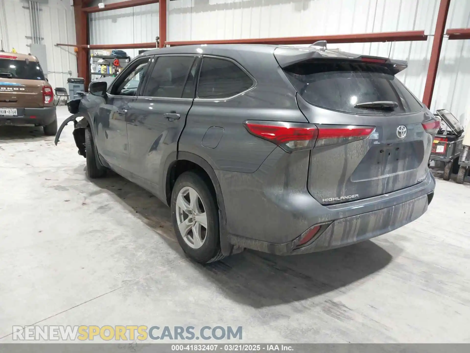 3 Photograph of a damaged car 5TDBZRBH3LS038023 TOYOTA HIGHLANDER 2020