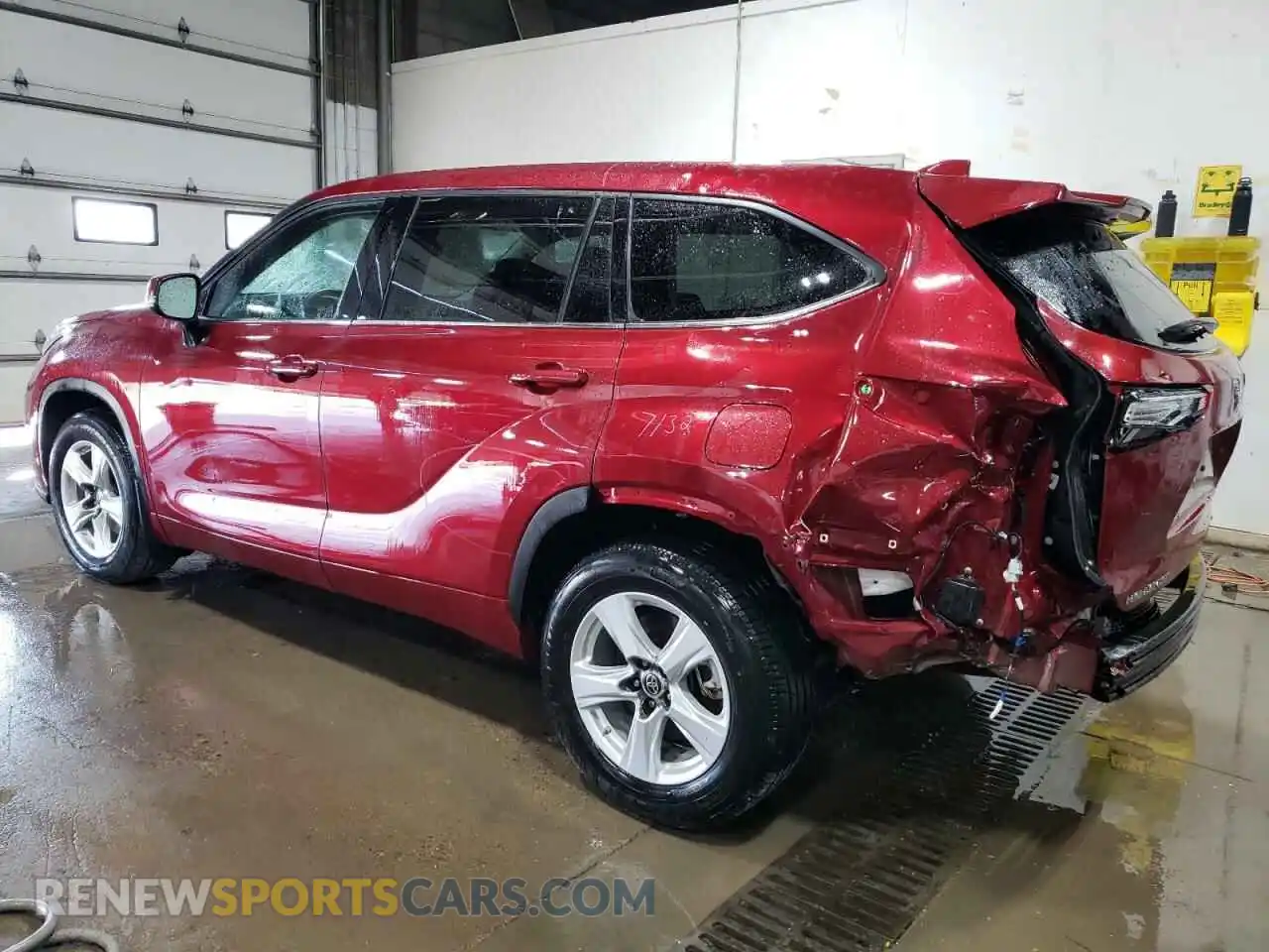 2 Photograph of a damaged car 5TDBZRBH7LS512118 TOYOTA HIGHLANDER 2020