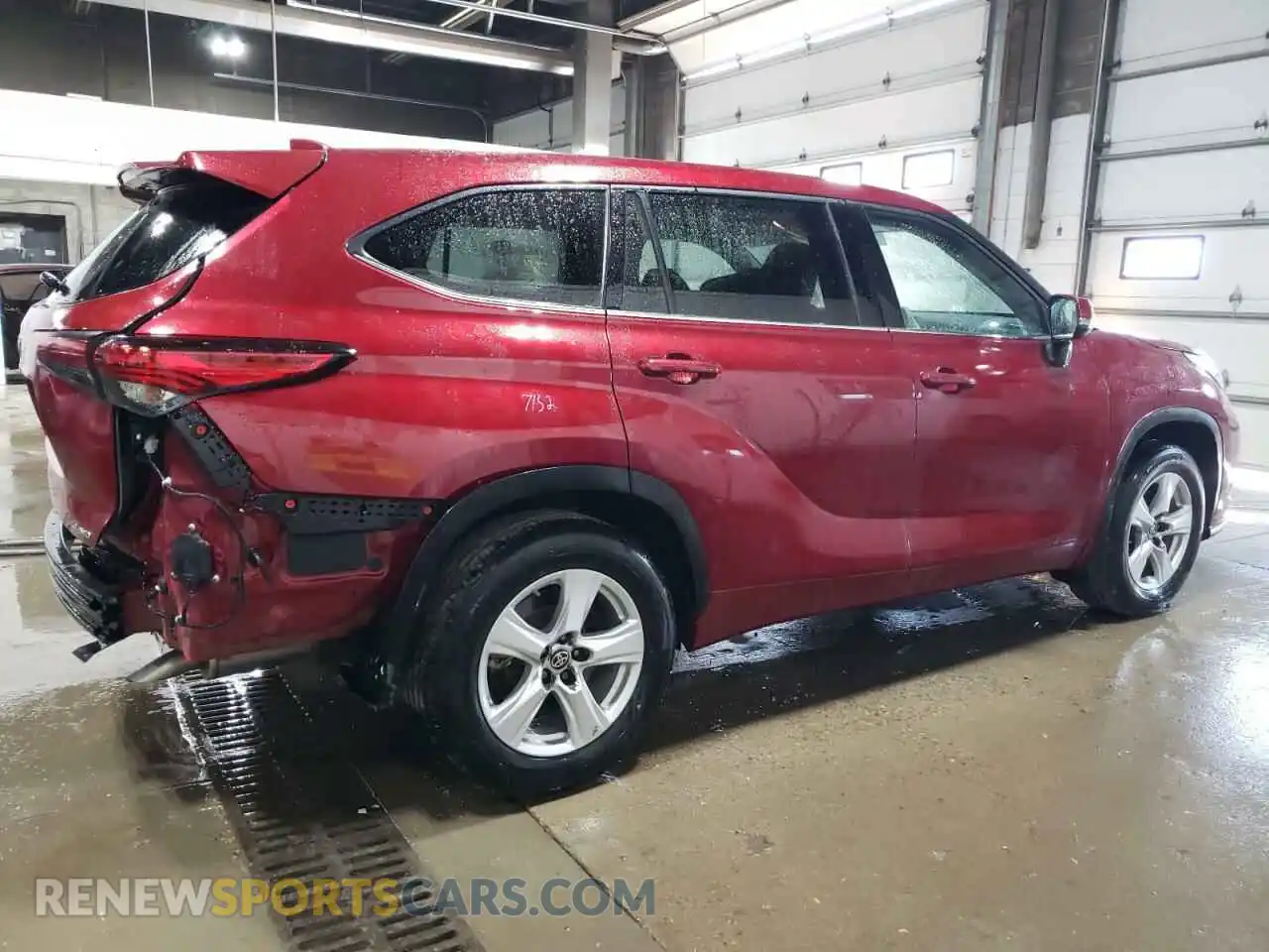 3 Photograph of a damaged car 5TDBZRBH7LS512118 TOYOTA HIGHLANDER 2020