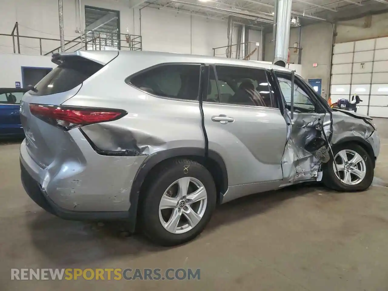 3 Photograph of a damaged car 5TDBZRBH8LS031911 TOYOTA HIGHLANDER 2020