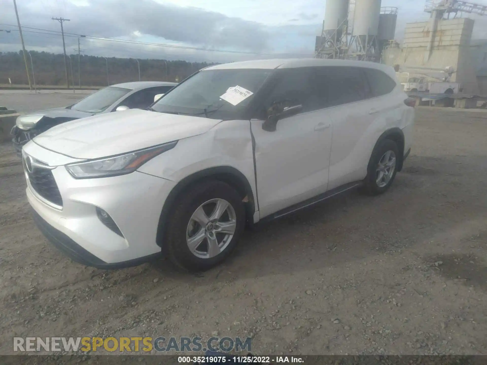 2 Photograph of a damaged car 5TDBZRBH8LS502696 TOYOTA HIGHLANDER 2020
