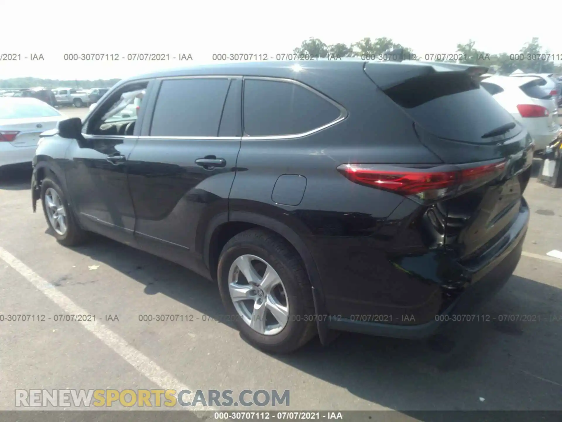 3 Photograph of a damaged car 5TDBZRBH8LS522771 TOYOTA HIGHLANDER 2020