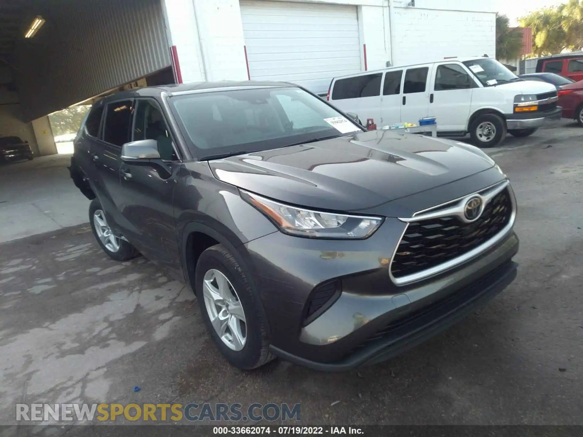 1 Photograph of a damaged car 5TDCZRAH2LS021185 TOYOTA HIGHLANDER 2020