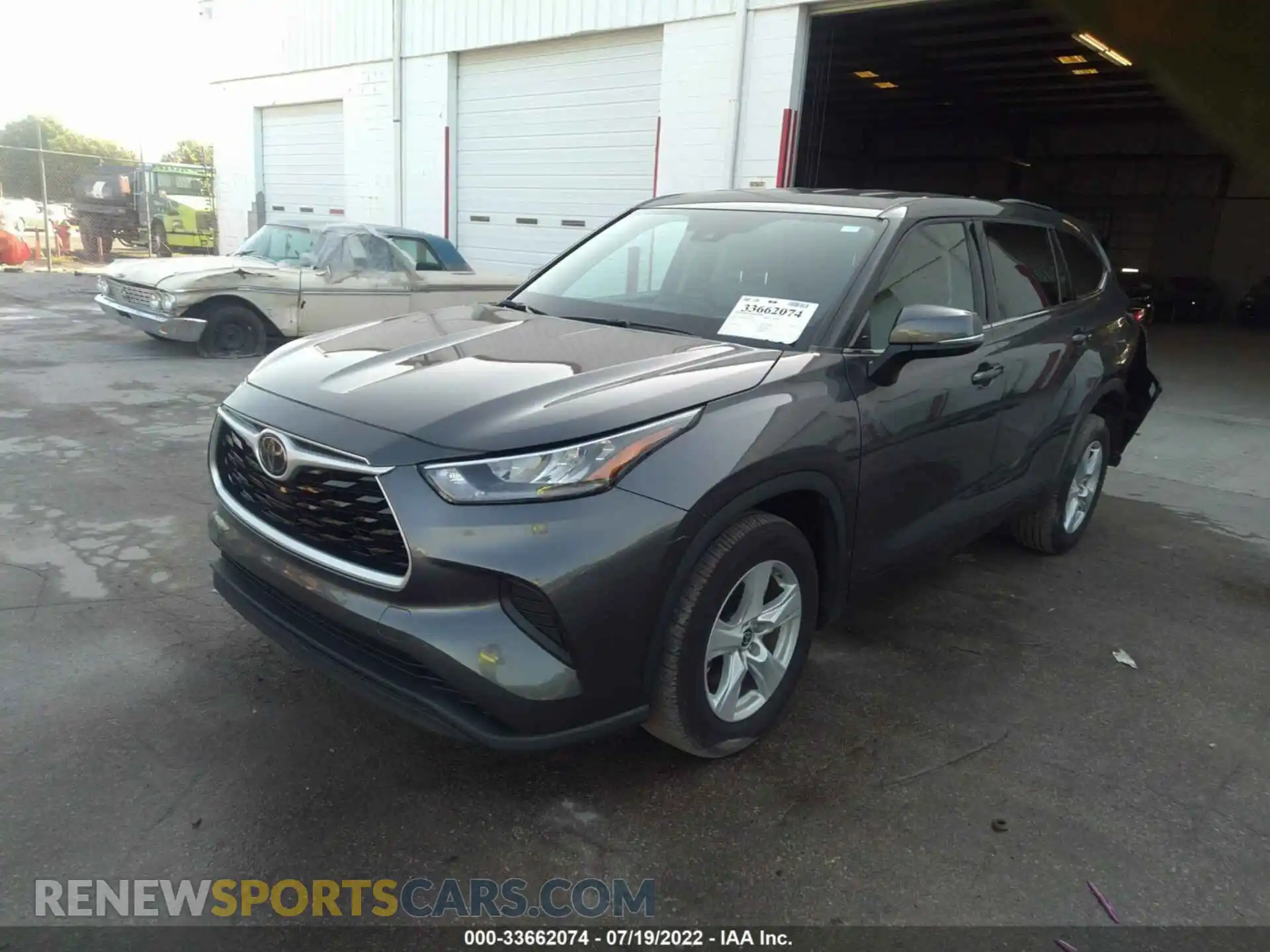 2 Photograph of a damaged car 5TDCZRAH2LS021185 TOYOTA HIGHLANDER 2020