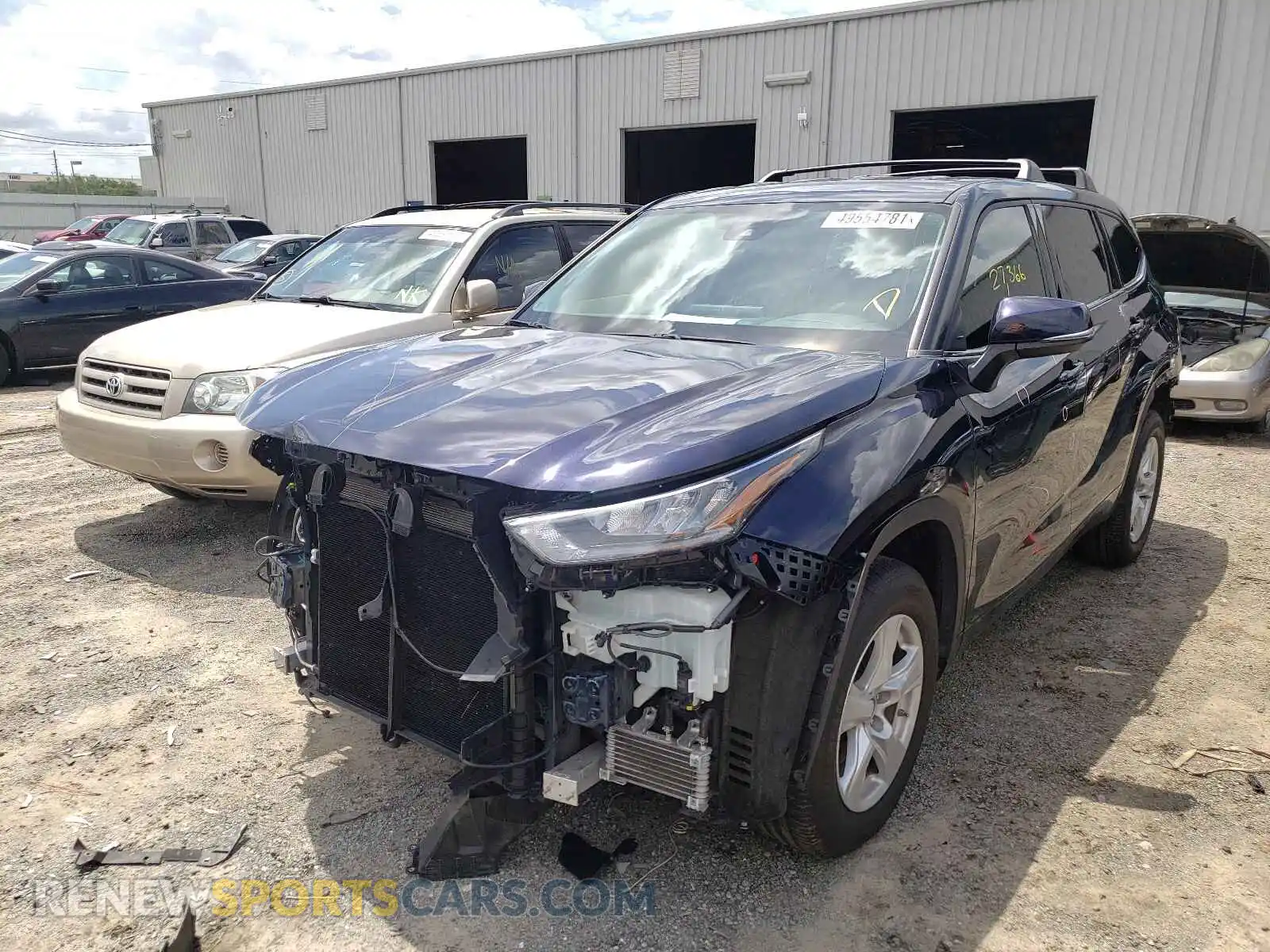 2 Photograph of a damaged car 5TDCZRAH4LS002024 TOYOTA HIGHLANDER 2020