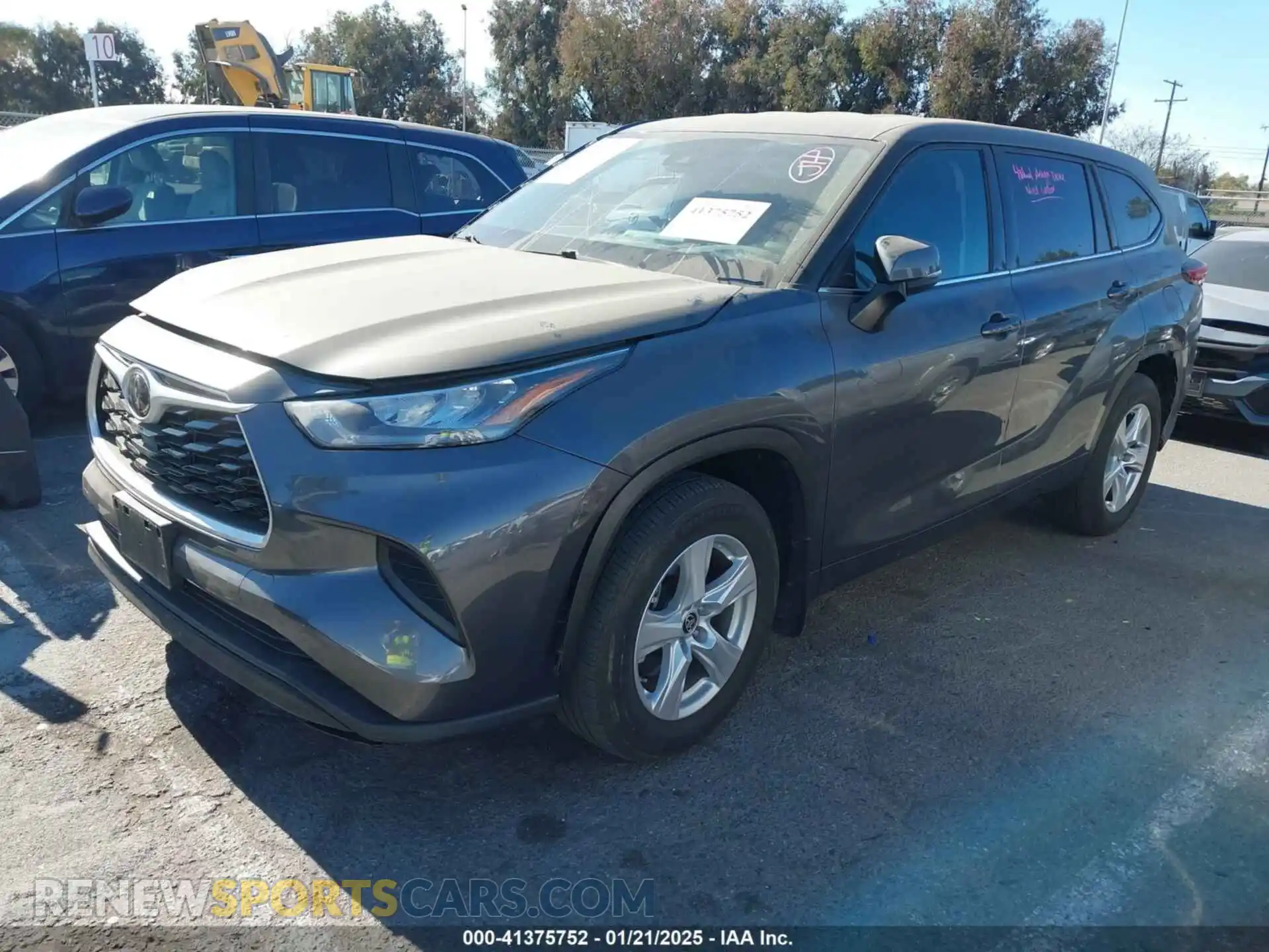2 Photograph of a damaged car 5TDCZRAH4LS505911 TOYOTA HIGHLANDER 2020