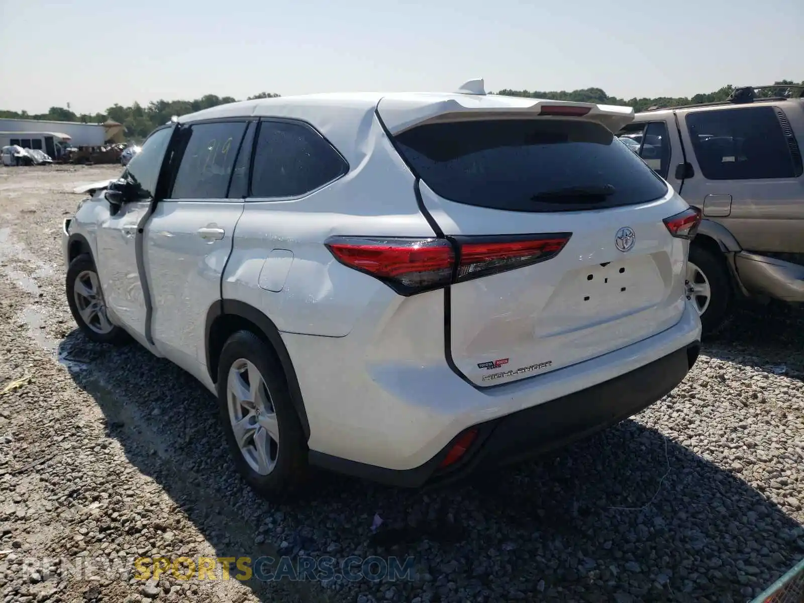 3 Photograph of a damaged car 5TDCZRAH8LS012412 TOYOTA HIGHLANDER 2020