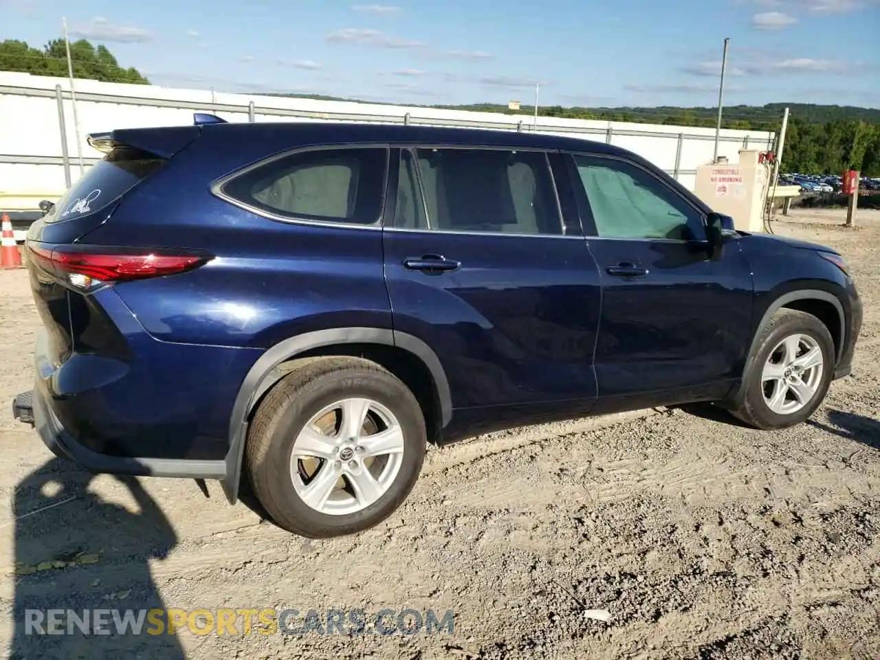3 Photograph of a damaged car 5TDCZRBH8LS031637 TOYOTA HIGHLANDER 2020