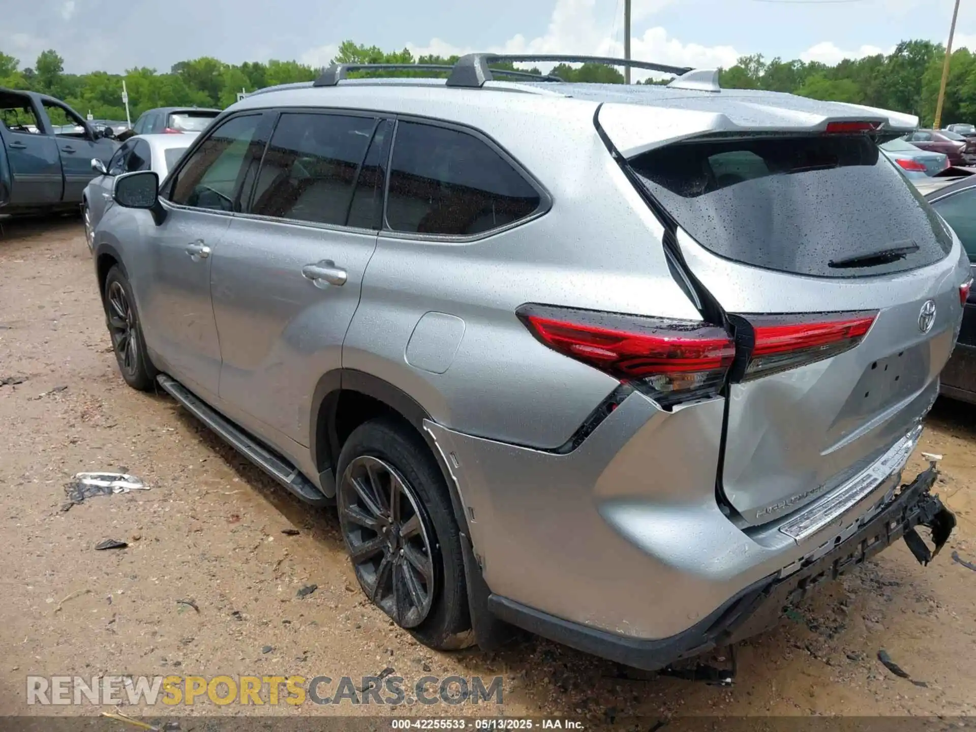 3 Photograph of a damaged car 5TDDZRBH1LS011976 TOYOTA HIGHLANDER 2020
