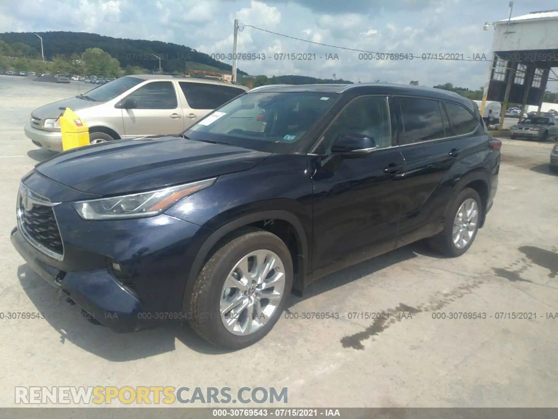 2 Photograph of a damaged car 5TDDZRBH1LS026087 TOYOTA HIGHLANDER 2020