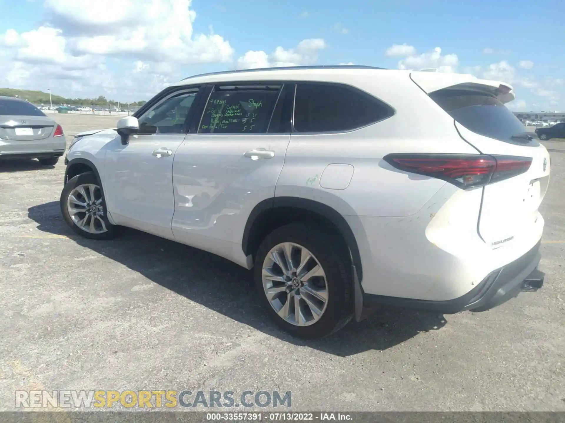 3 Photograph of a damaged car 5TDDZRBH2LS030486 TOYOTA HIGHLANDER 2020