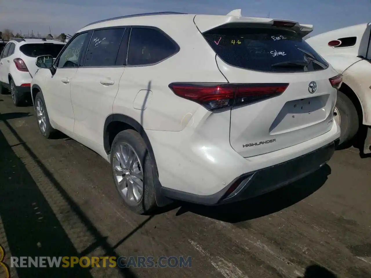 3 Photograph of a damaged car 5TDDZRBH6LS009320 TOYOTA HIGHLANDER 2020