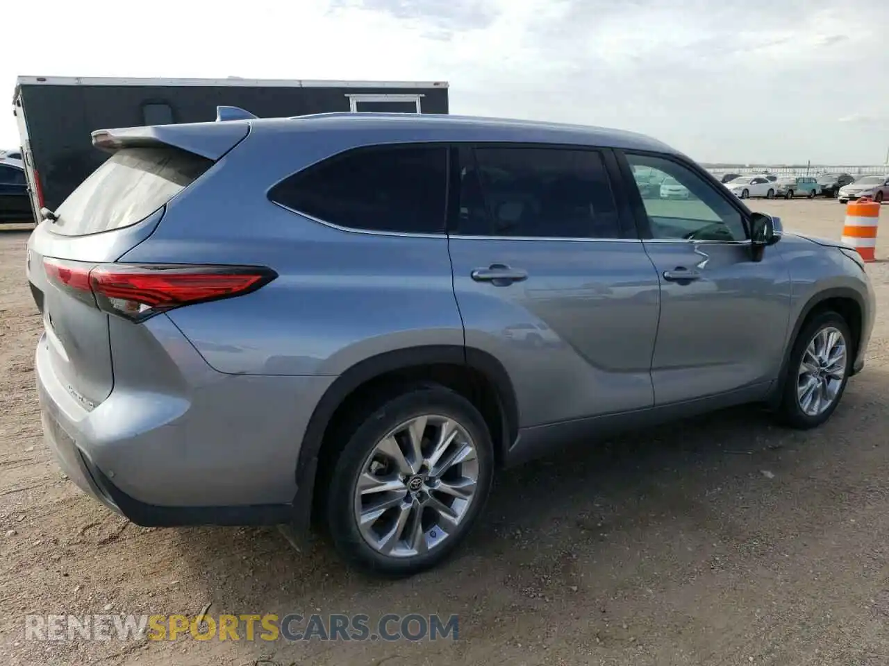 3 Photograph of a damaged car 5TDDZRBH6LS030880 TOYOTA HIGHLANDER 2020