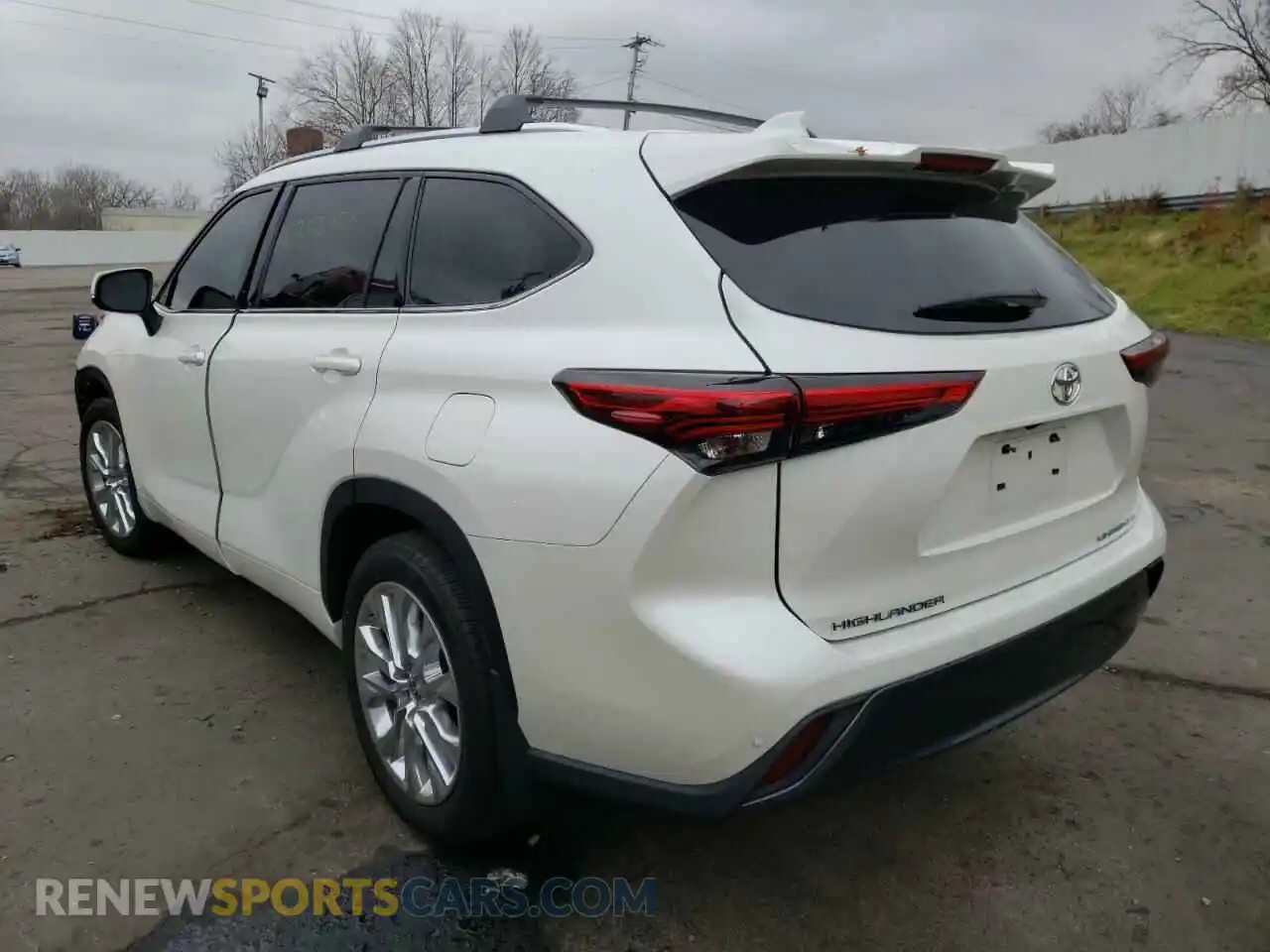 3 Photograph of a damaged car 5TDDZRBH7LS028443 TOYOTA HIGHLANDER 2020