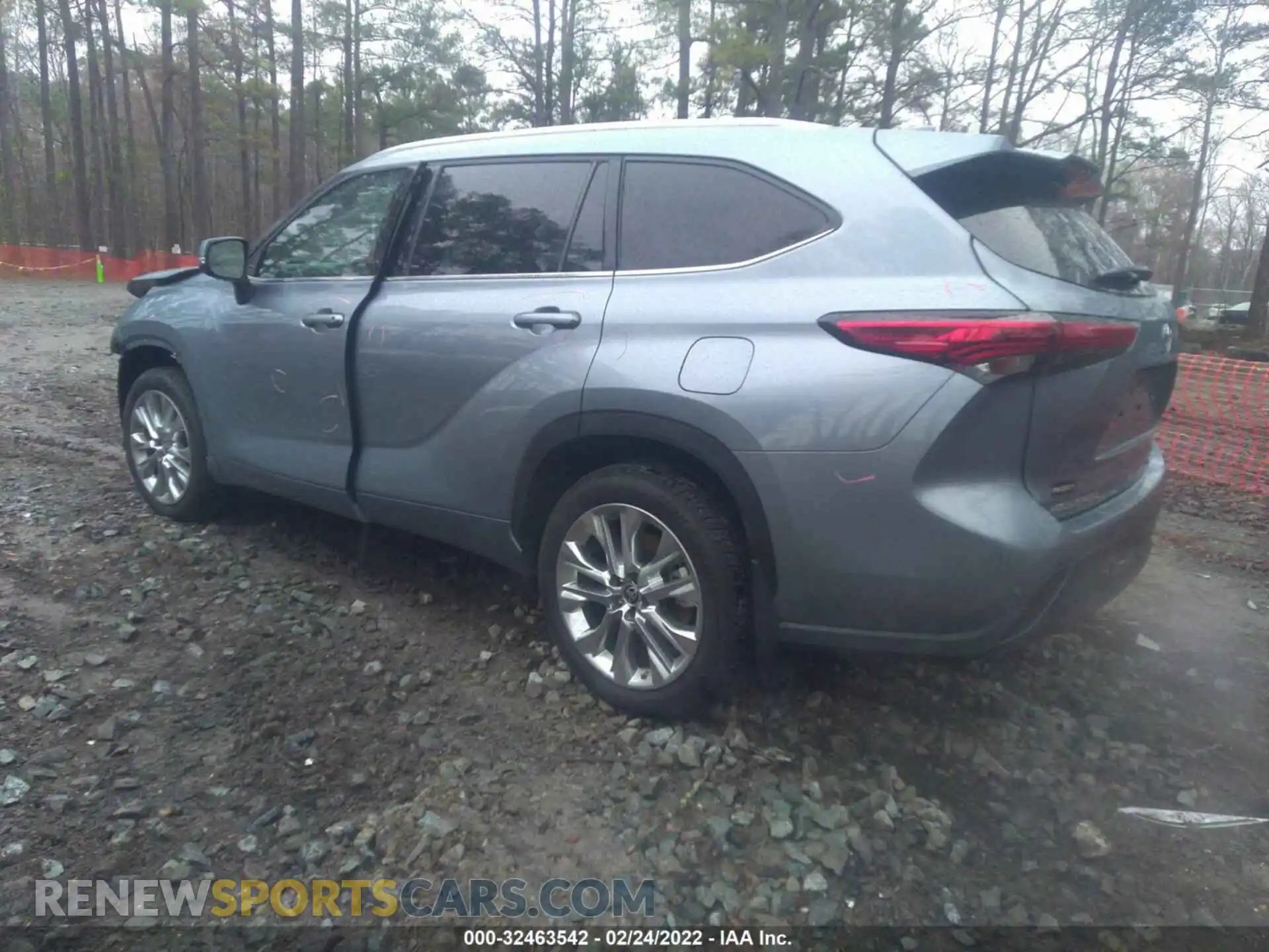 3 Photograph of a damaged car 5TDDZRBH7LS034792 TOYOTA HIGHLANDER 2020