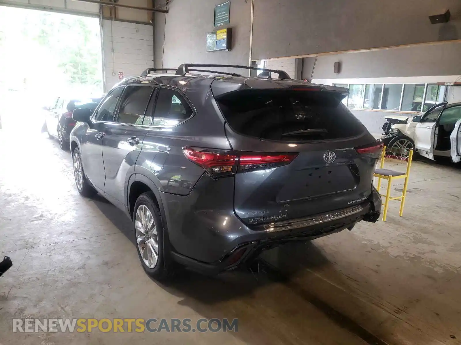 3 Фотография поврежденного автомобиля 5TDDZRBH9LS034390 TOYOTA HIGHLANDER 2020
