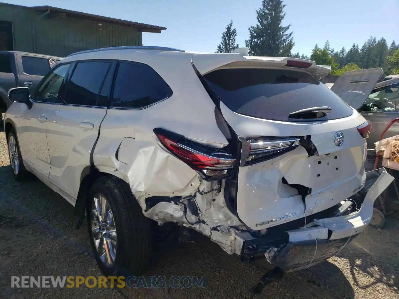 3 Photograph of a damaged car 5TDDZRBH9LS040657 TOYOTA HIGHLANDER 2020