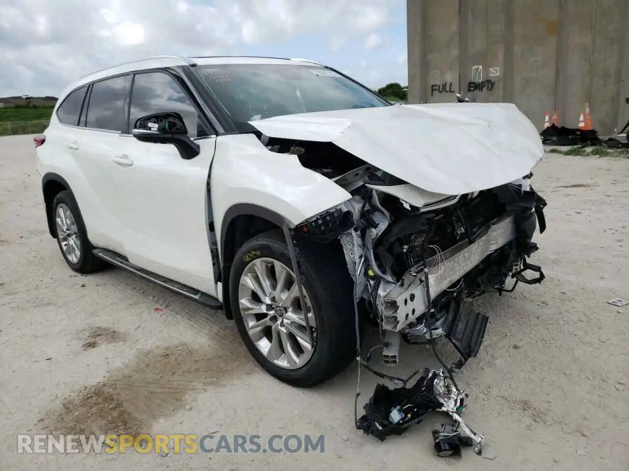 1 Photograph of a damaged car 5TDDZRBH9LS045390 TOYOTA HIGHLANDER 2020