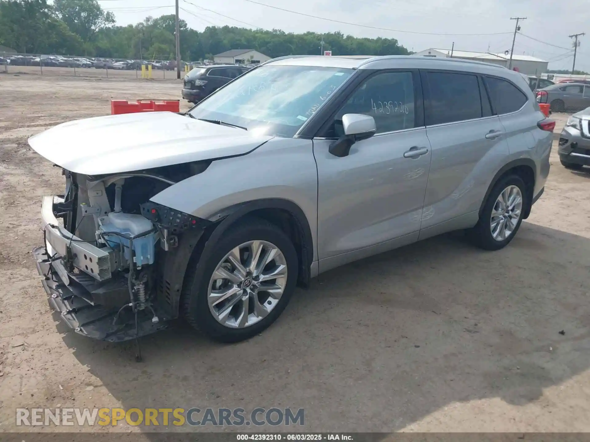 2 fotografías del automóvil dañado 5TDDZRBHXLS011507 TOYOTA HIGHLANDER 2020