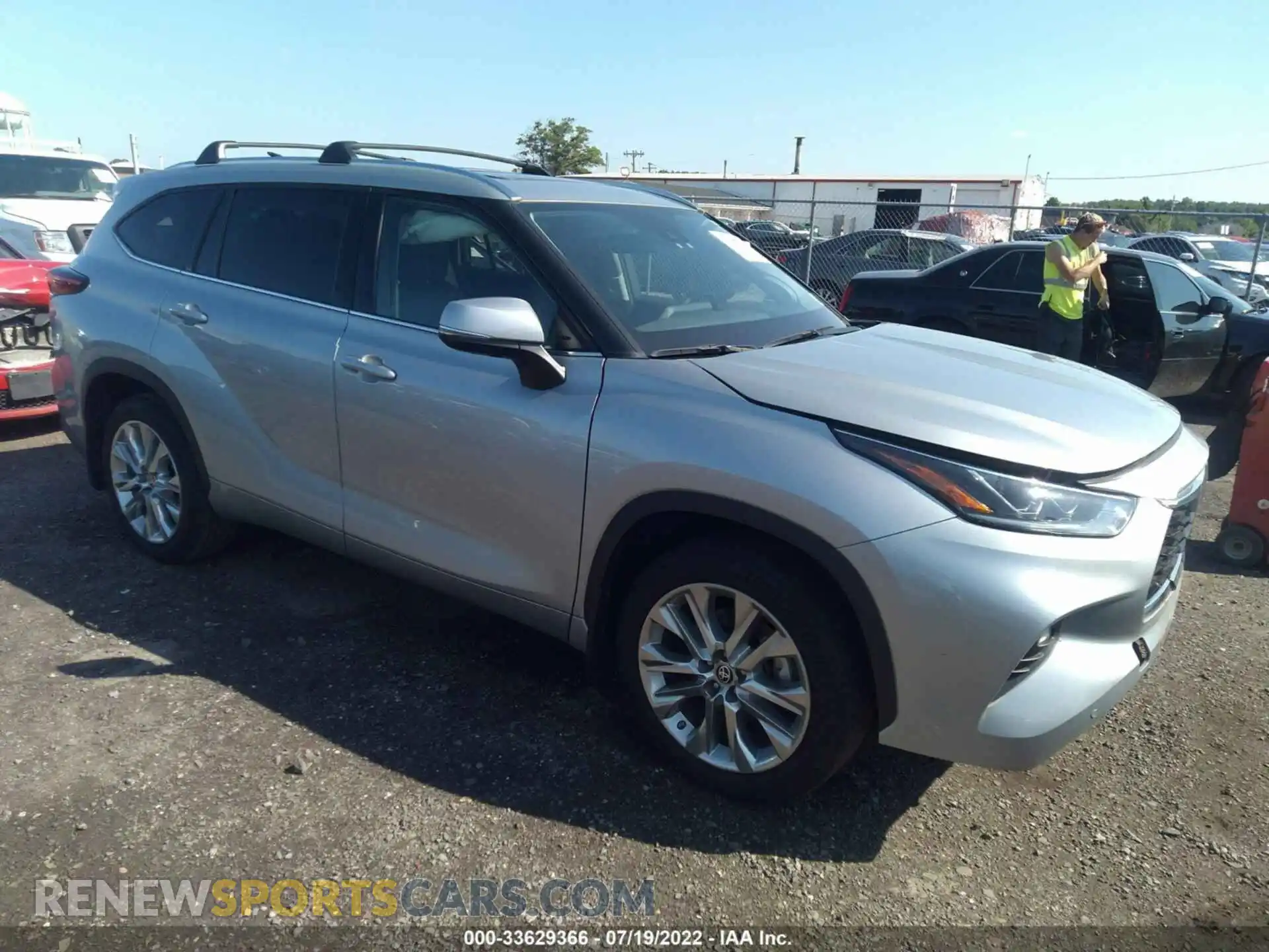 1 Photograph of a damaged car 5TDDZRBHXLS028436 TOYOTA HIGHLANDER 2020