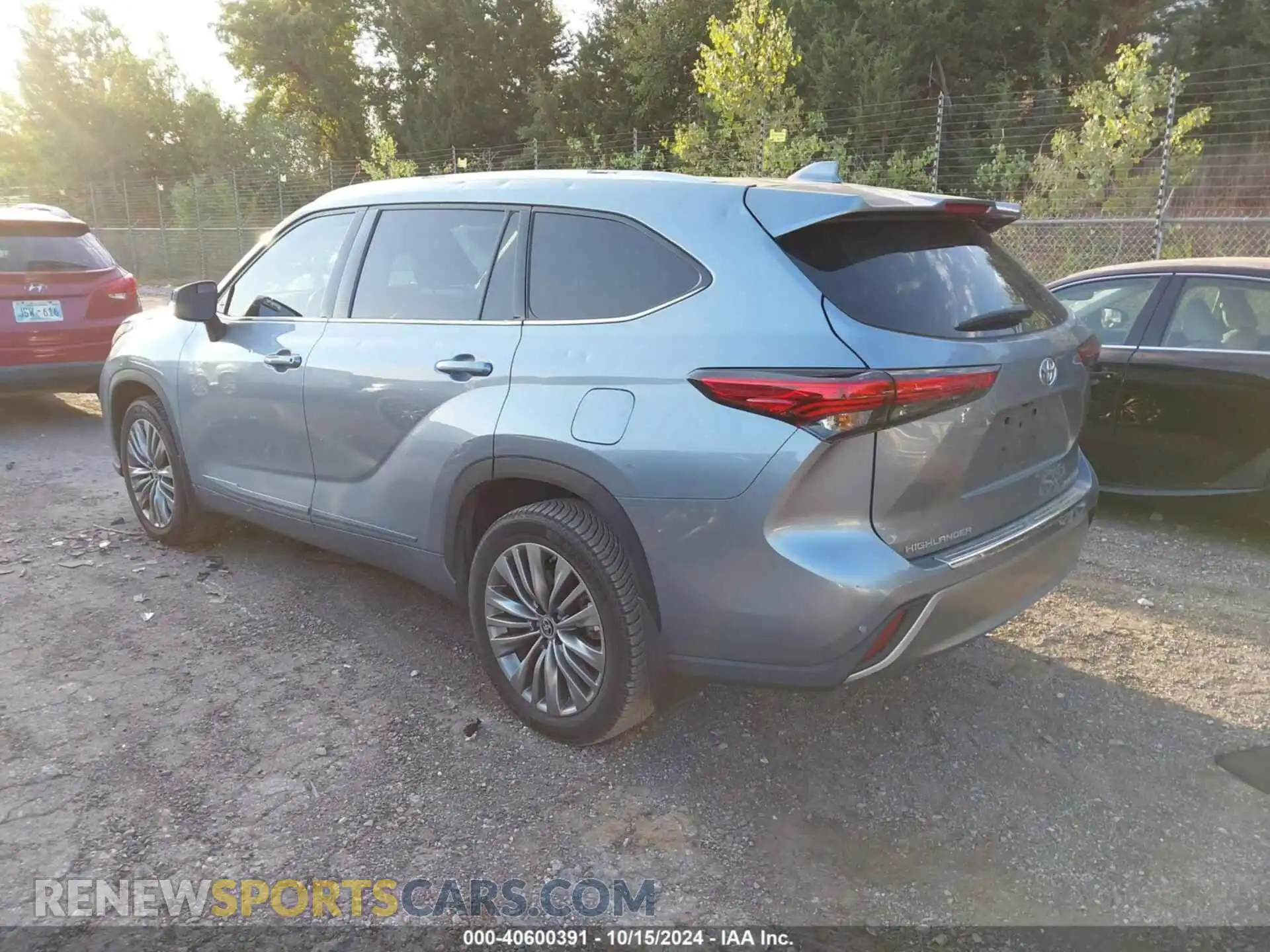 3 Photograph of a damaged car 5TDFZRAH5LS028841 TOYOTA HIGHLANDER 2020
