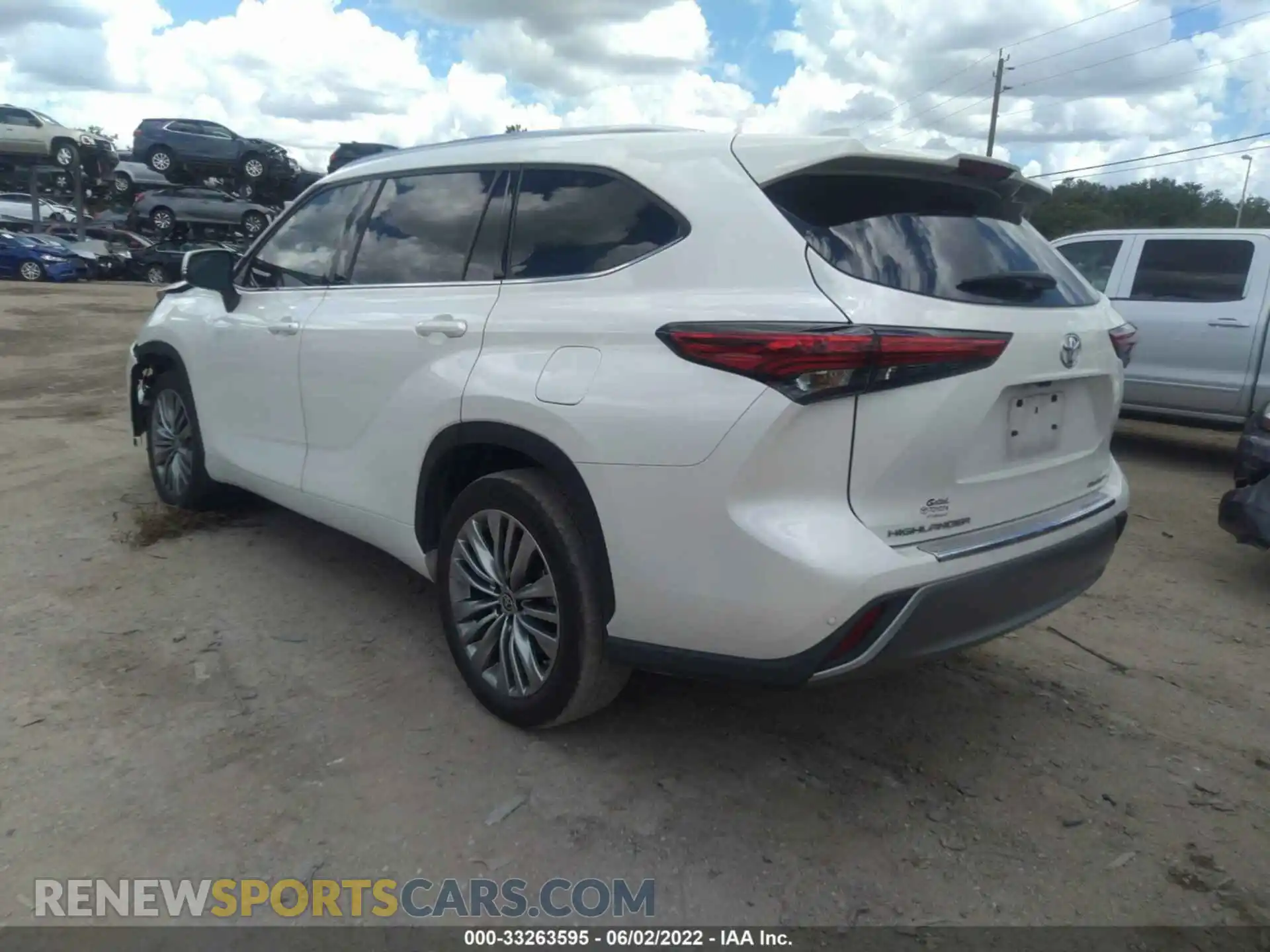 3 Photograph of a damaged car 5TDFZRAH6LS027925 TOYOTA HIGHLANDER 2020