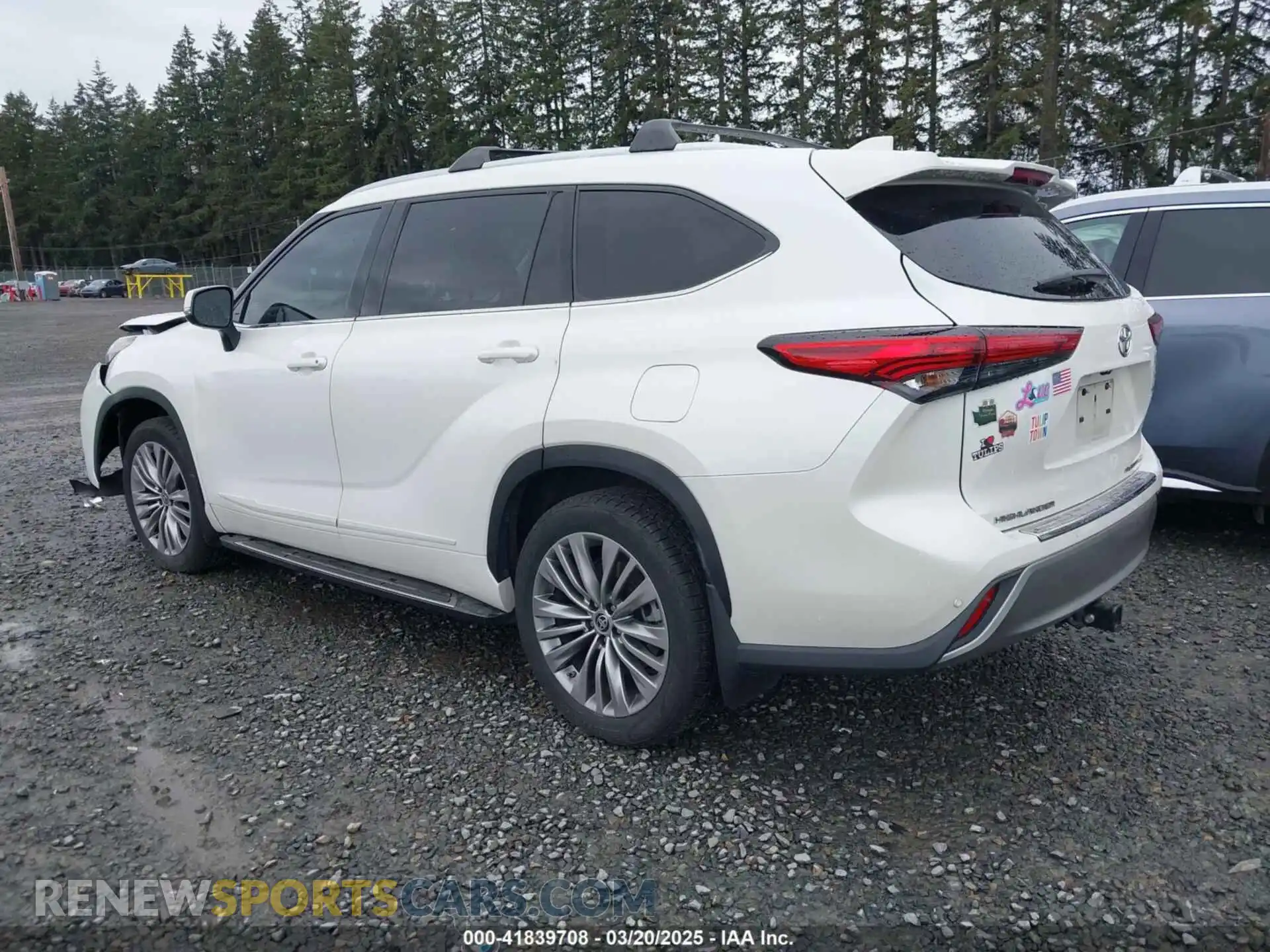 3 Photograph of a damaged car 5TDFZRBH0LS039681 TOYOTA HIGHLANDER 2020