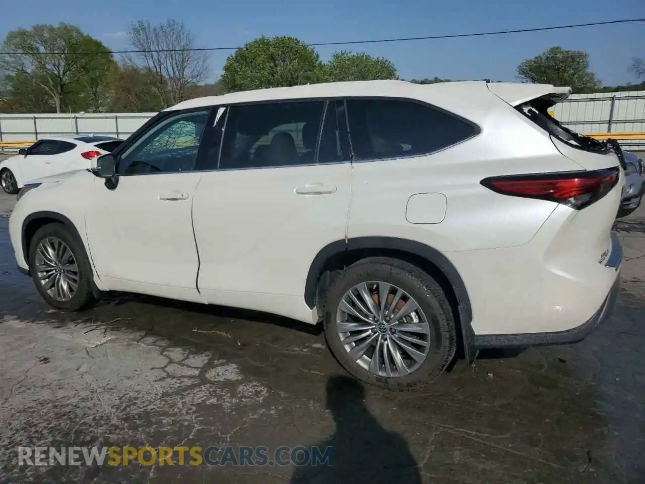 2 Photograph of a damaged car 5TDFZRBH2LS027824 TOYOTA HIGHLANDER 2020