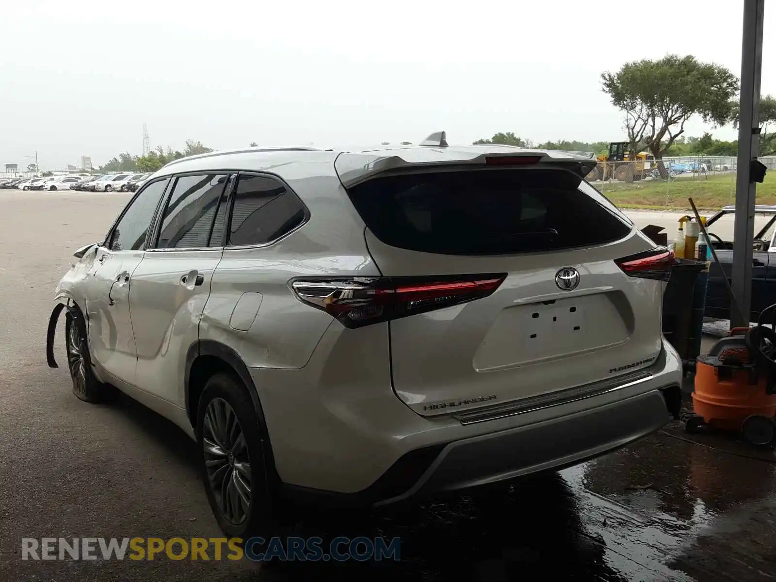 3 Photograph of a damaged car 5TDFZRBH4LS041689 TOYOTA HIGHLANDER 2020