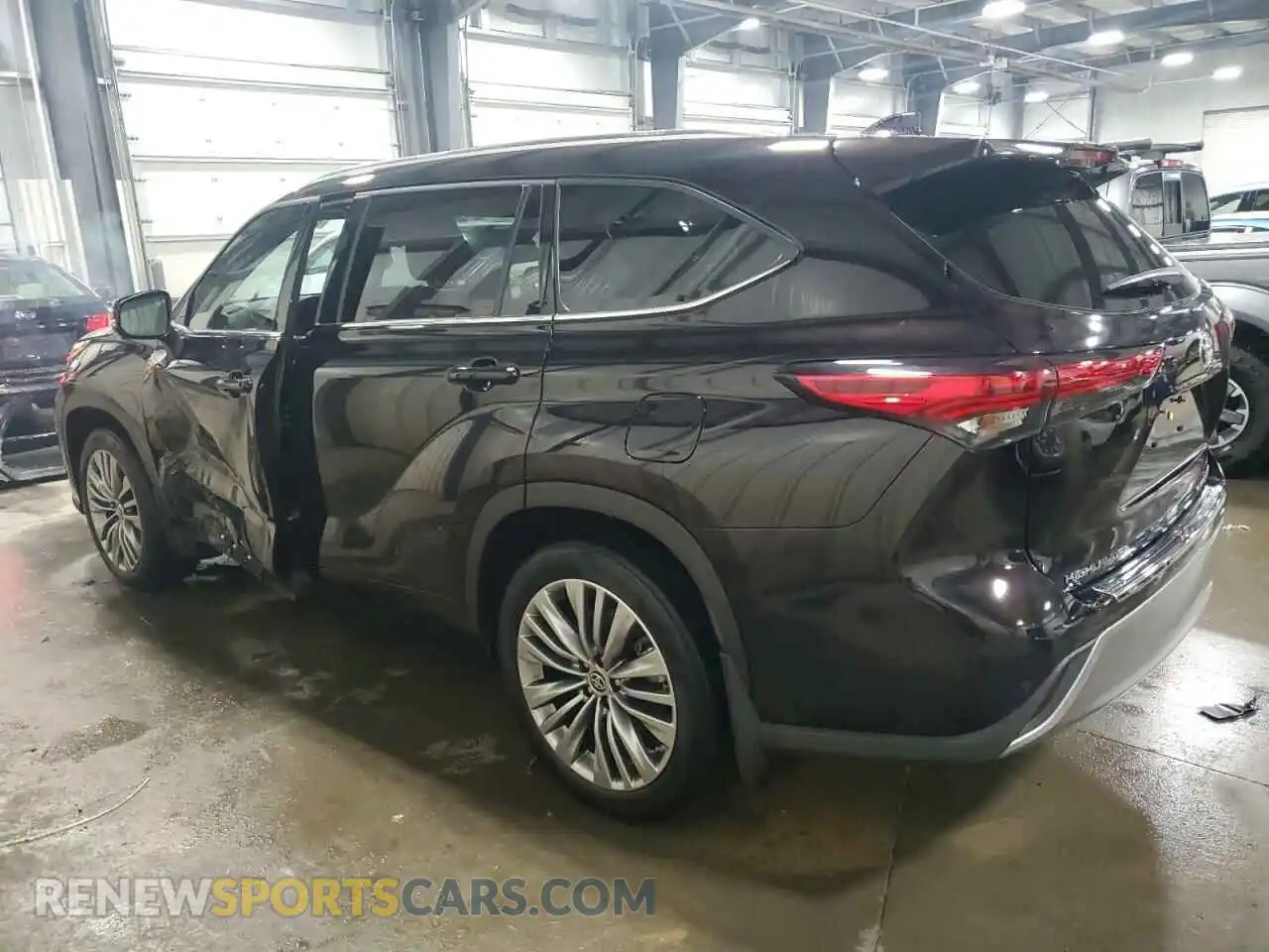 2 Photograph of a damaged car 5TDFZRBH5LS022035 TOYOTA HIGHLANDER 2020