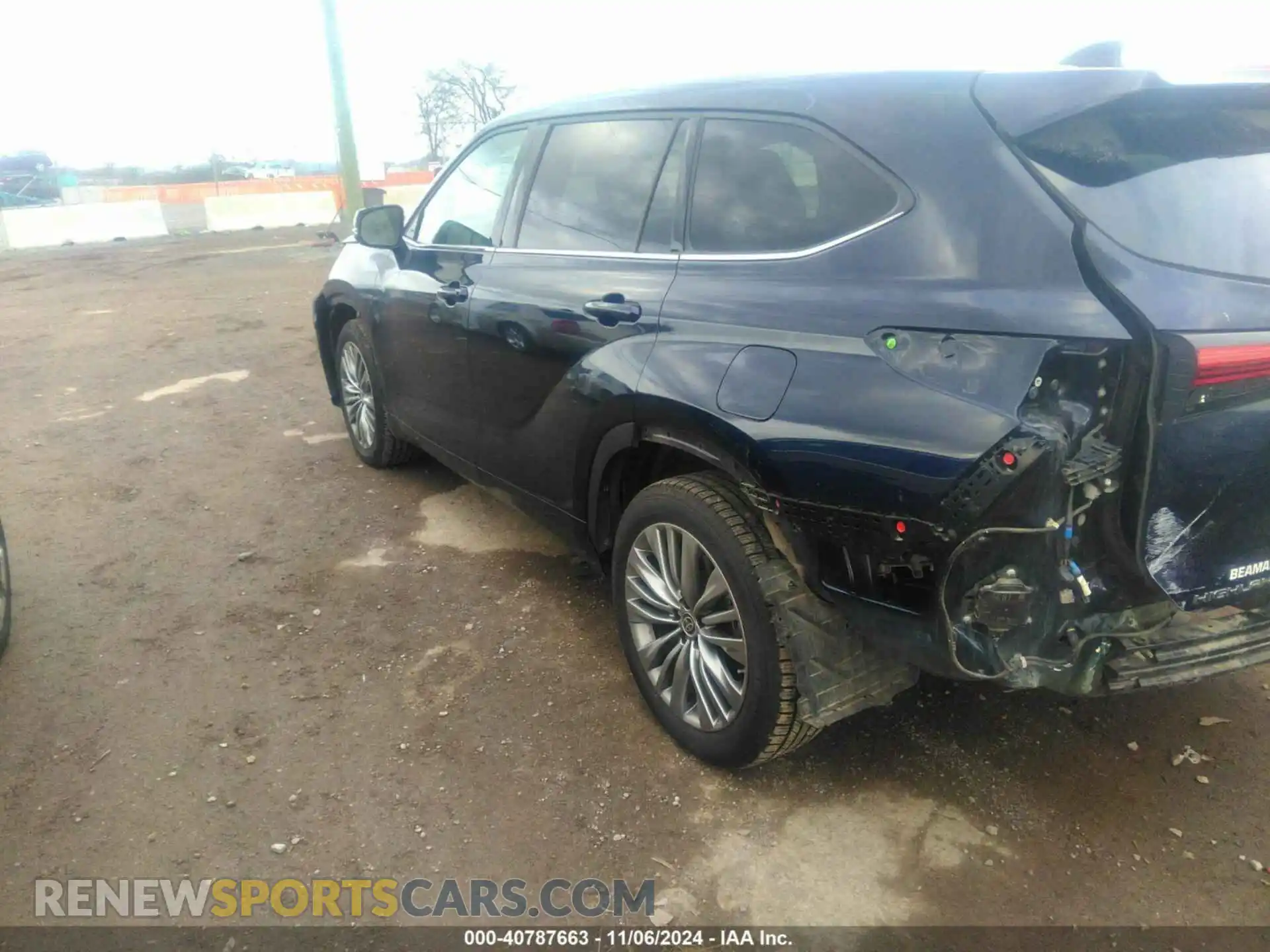 3 Photograph of a damaged car 5TDFZRBH8LS036866 TOYOTA HIGHLANDER 2020