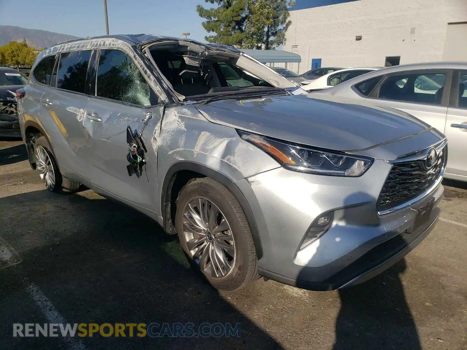 1 Photograph of a damaged car 5TDFZRBH9LS038643 TOYOTA HIGHLANDER 2020