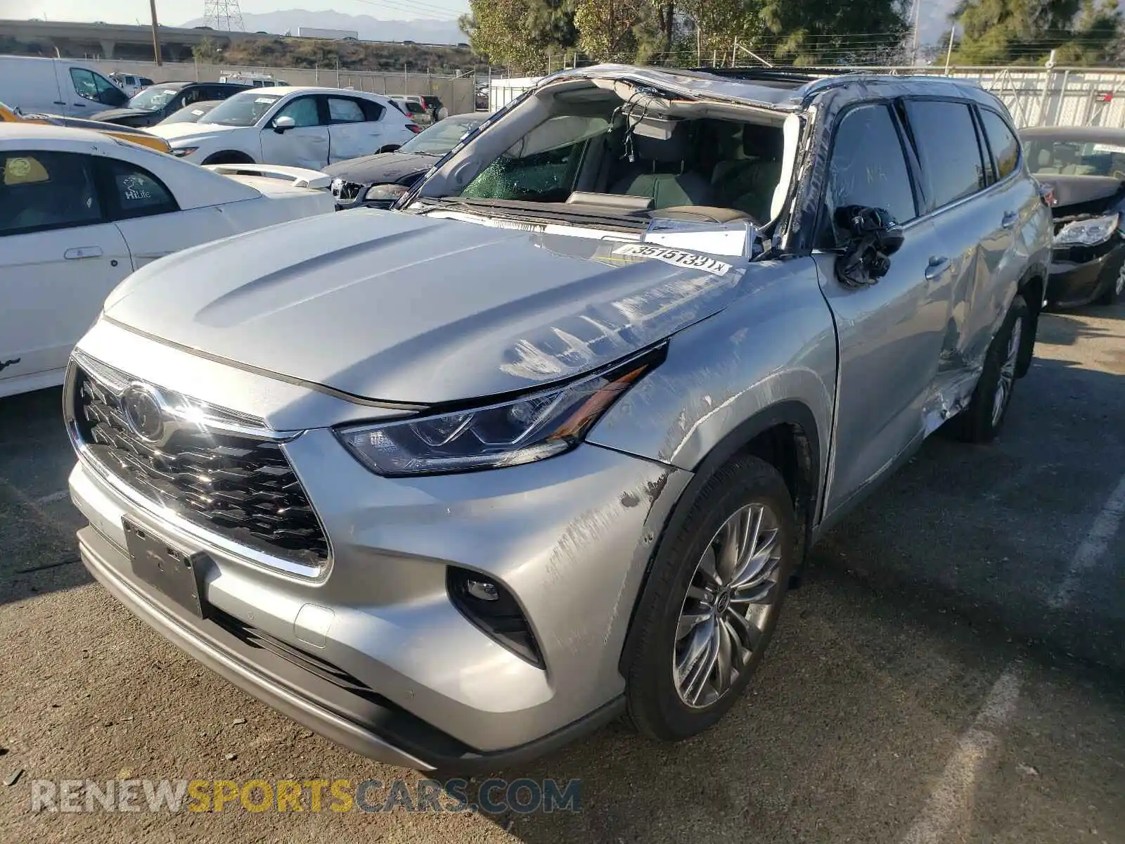 2 Photograph of a damaged car 5TDFZRBH9LS038643 TOYOTA HIGHLANDER 2020