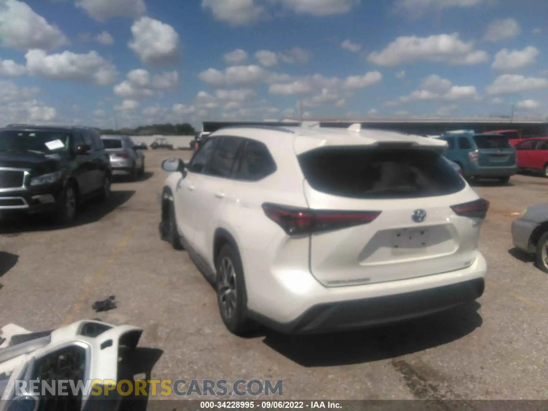 3 Photograph of a damaged car 5TDGARAH6LS501366 TOYOTA HIGHLANDER 2020