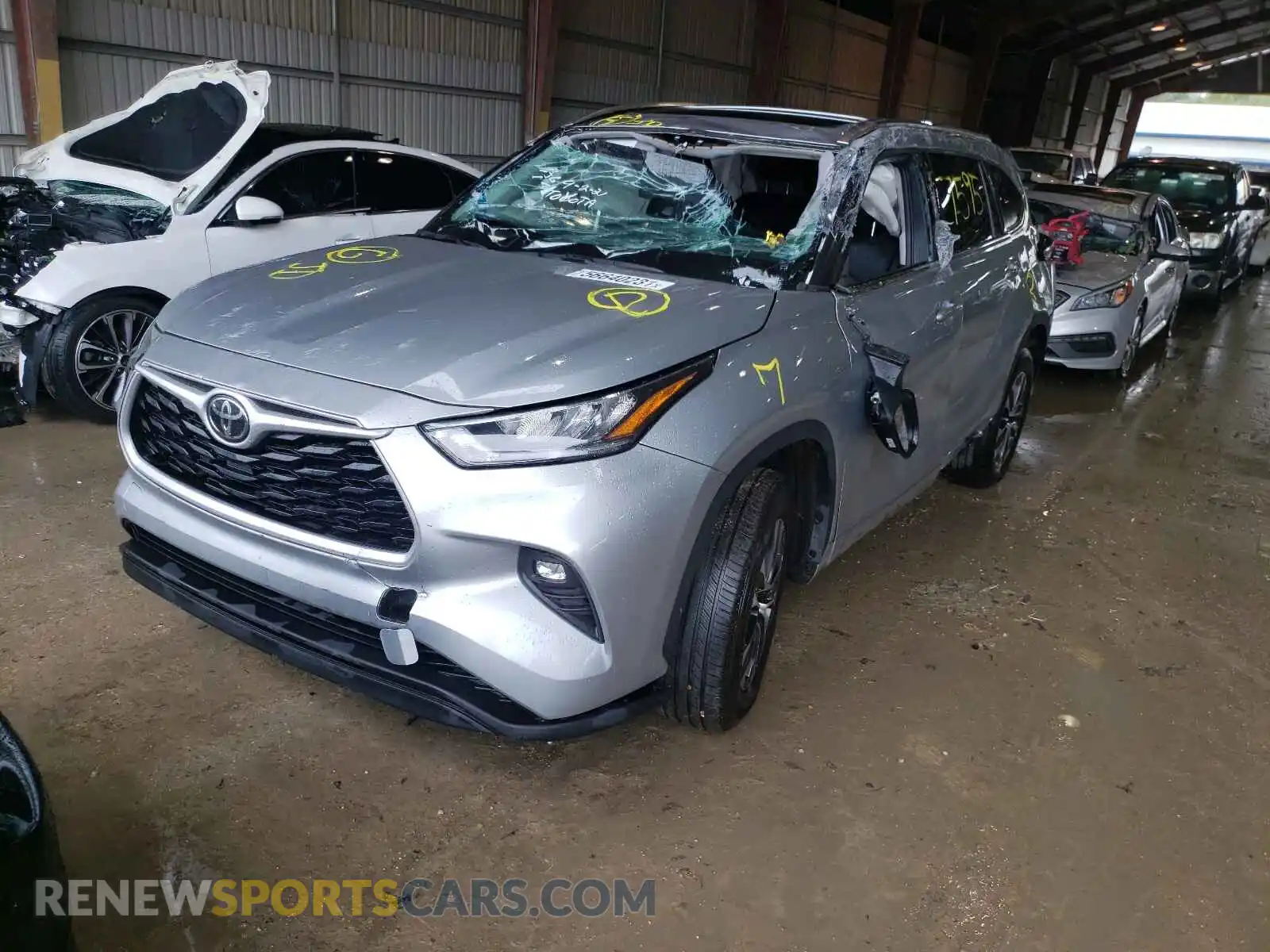 2 Photograph of a damaged car 5TDGZRAH4LS509409 TOYOTA HIGHLANDER 2020