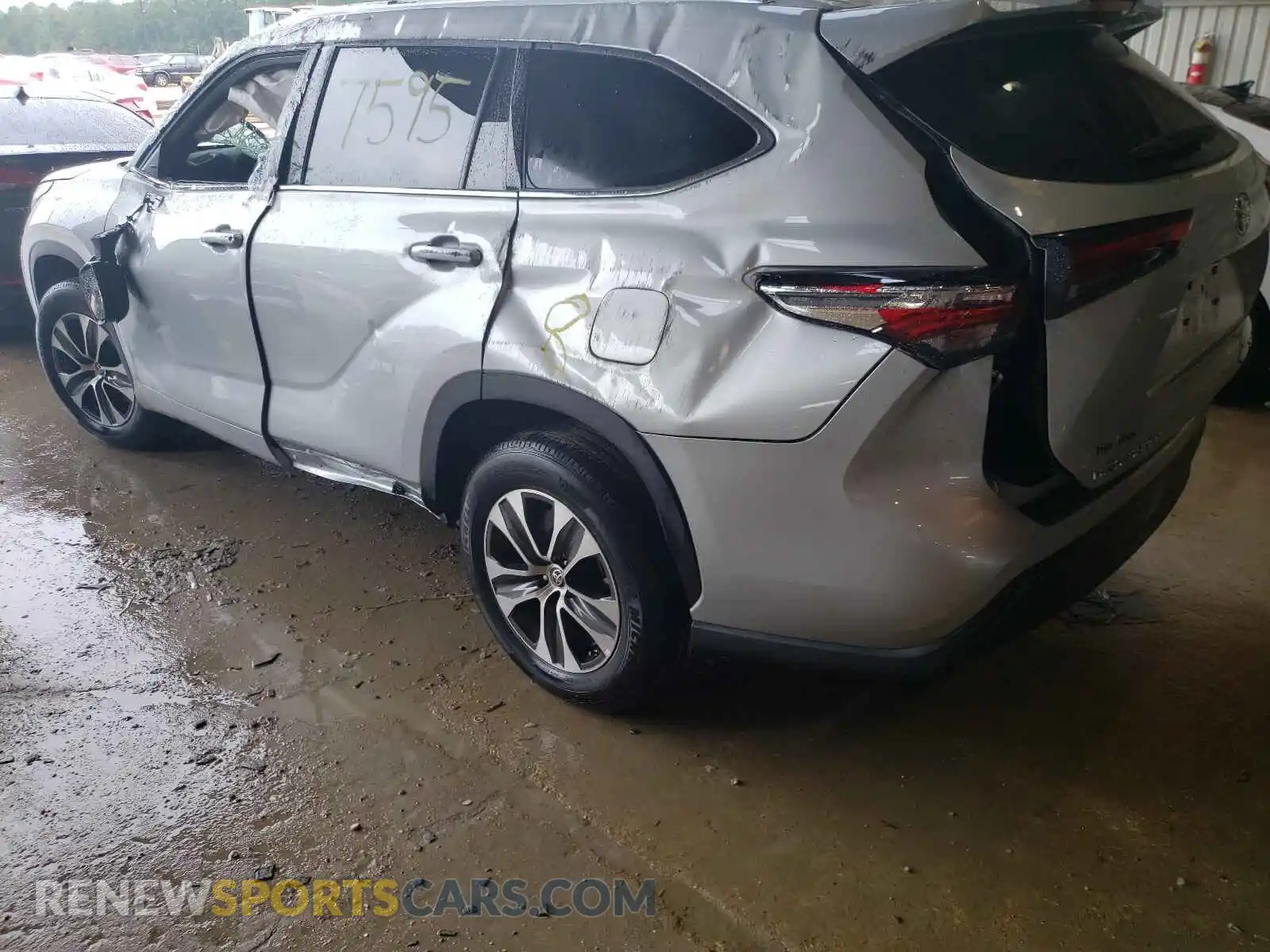 3 Photograph of a damaged car 5TDGZRAH4LS509409 TOYOTA HIGHLANDER 2020