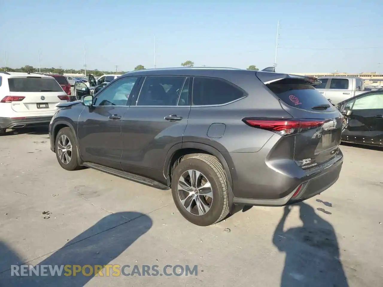2 Photograph of a damaged car 5TDGZRAH5LS512027 TOYOTA HIGHLANDER 2020