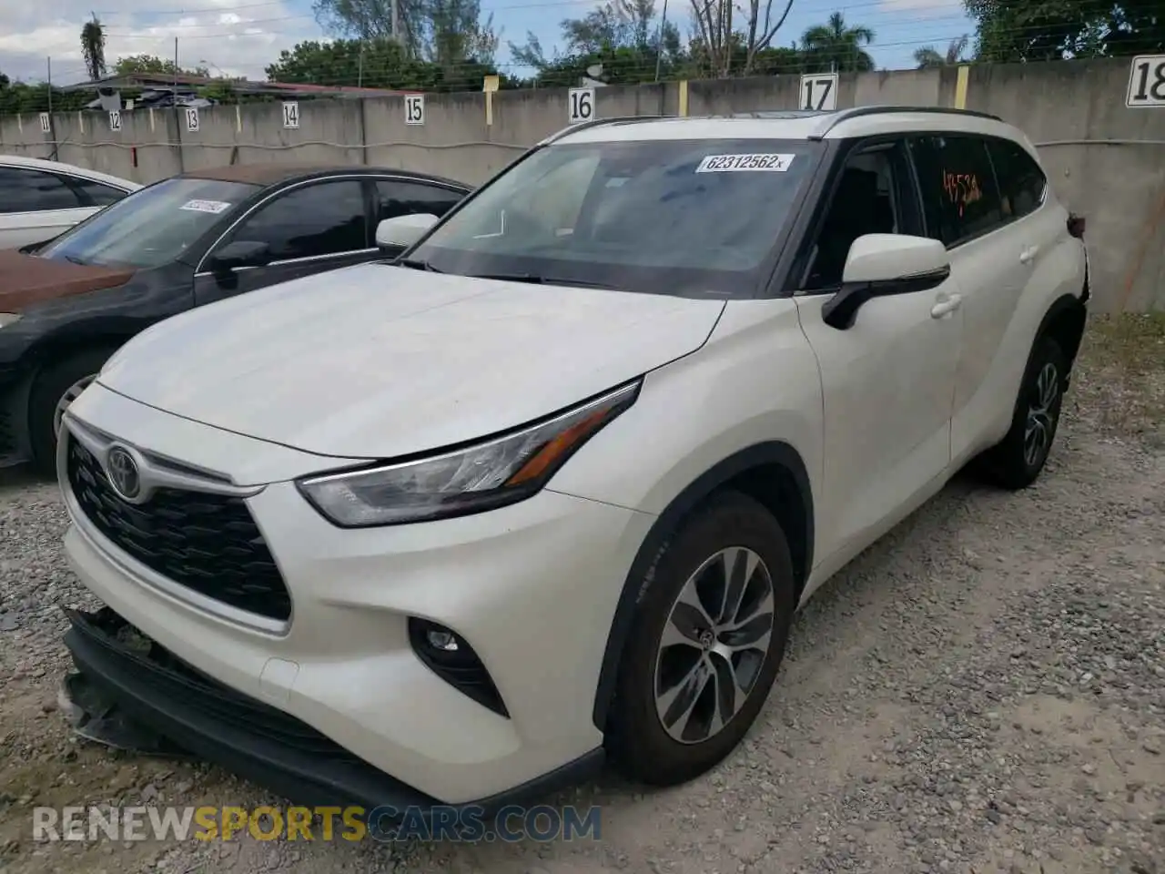 2 Photograph of a damaged car 5TDGZRAHXLS024014 TOYOTA HIGHLANDER 2020