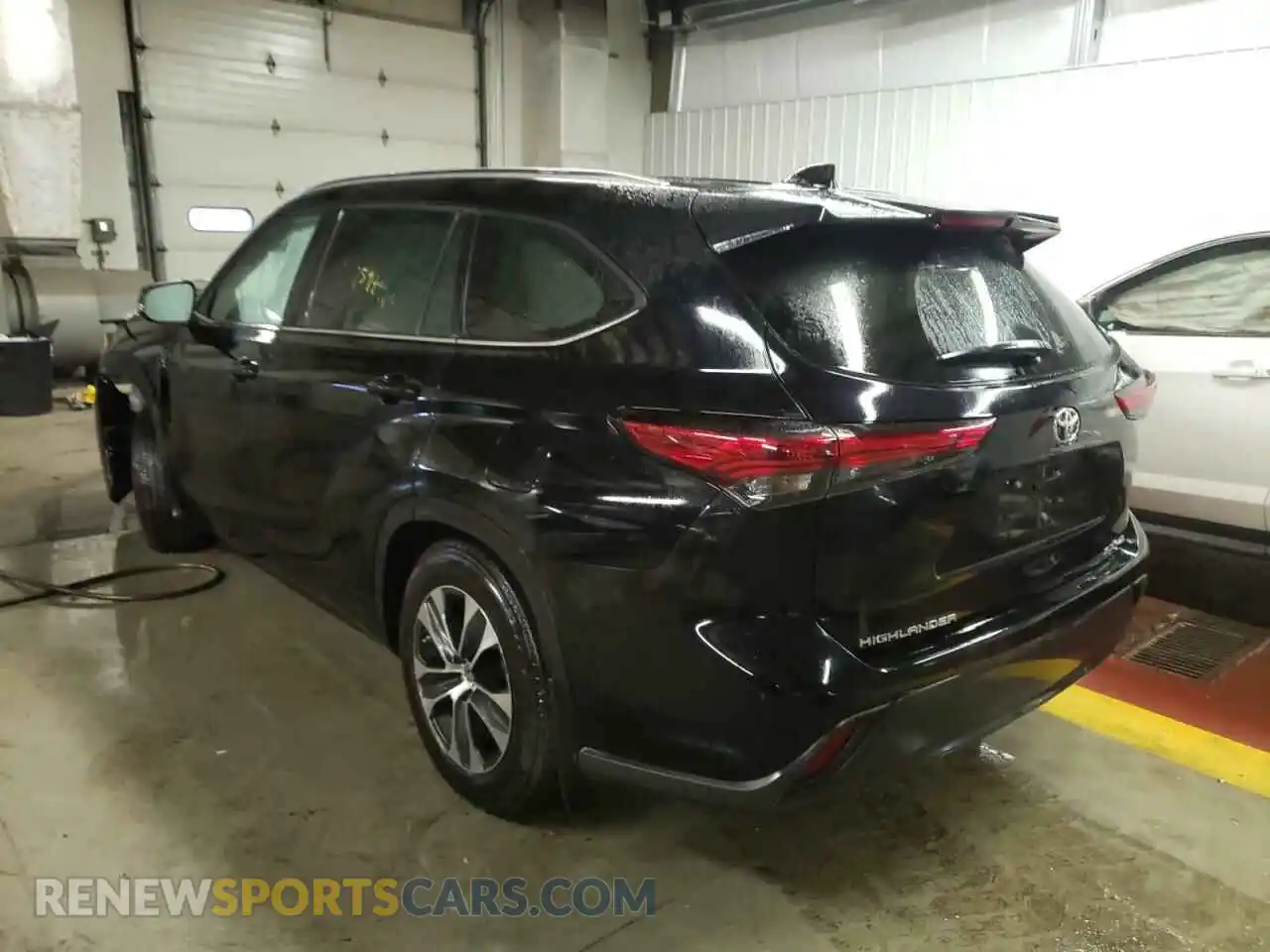 3 Photograph of a damaged car 5TDGZRBH1LS054940 TOYOTA HIGHLANDER 2020