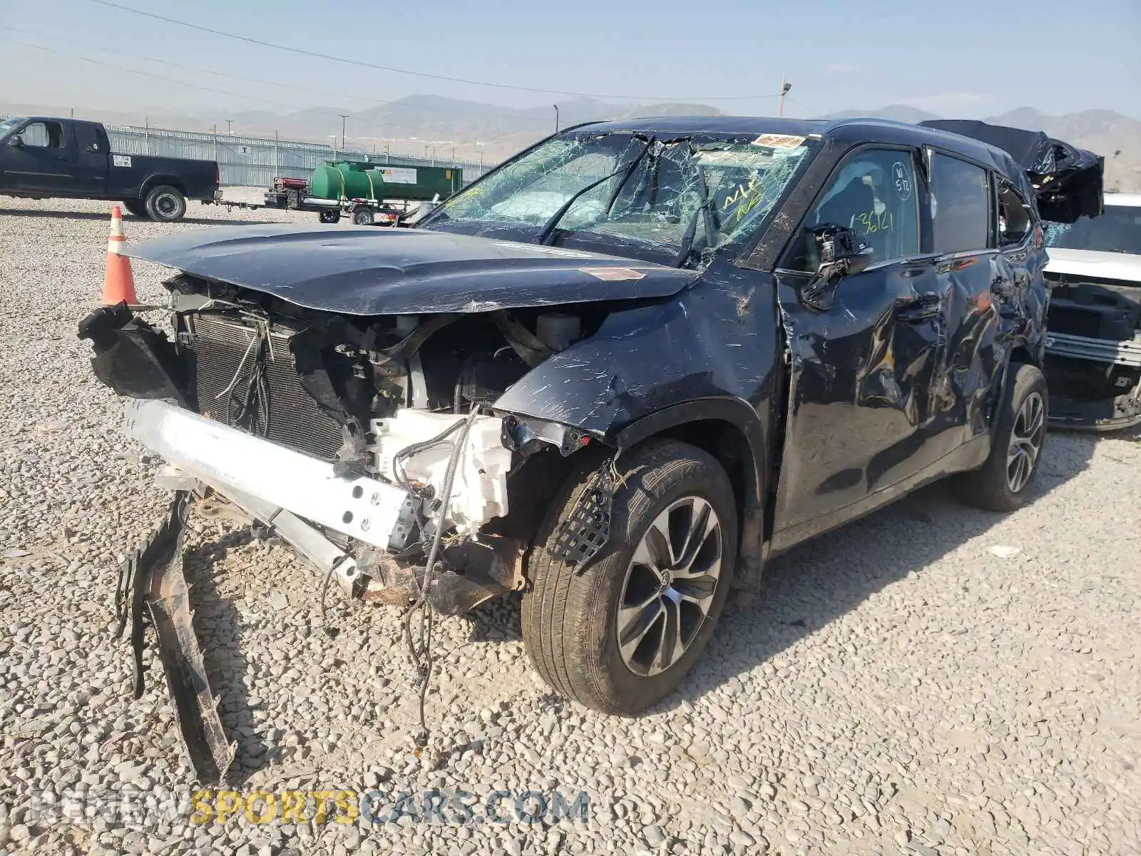 2 Photograph of a damaged car 5TDGZRBH4LS010043 TOYOTA HIGHLANDER 2020