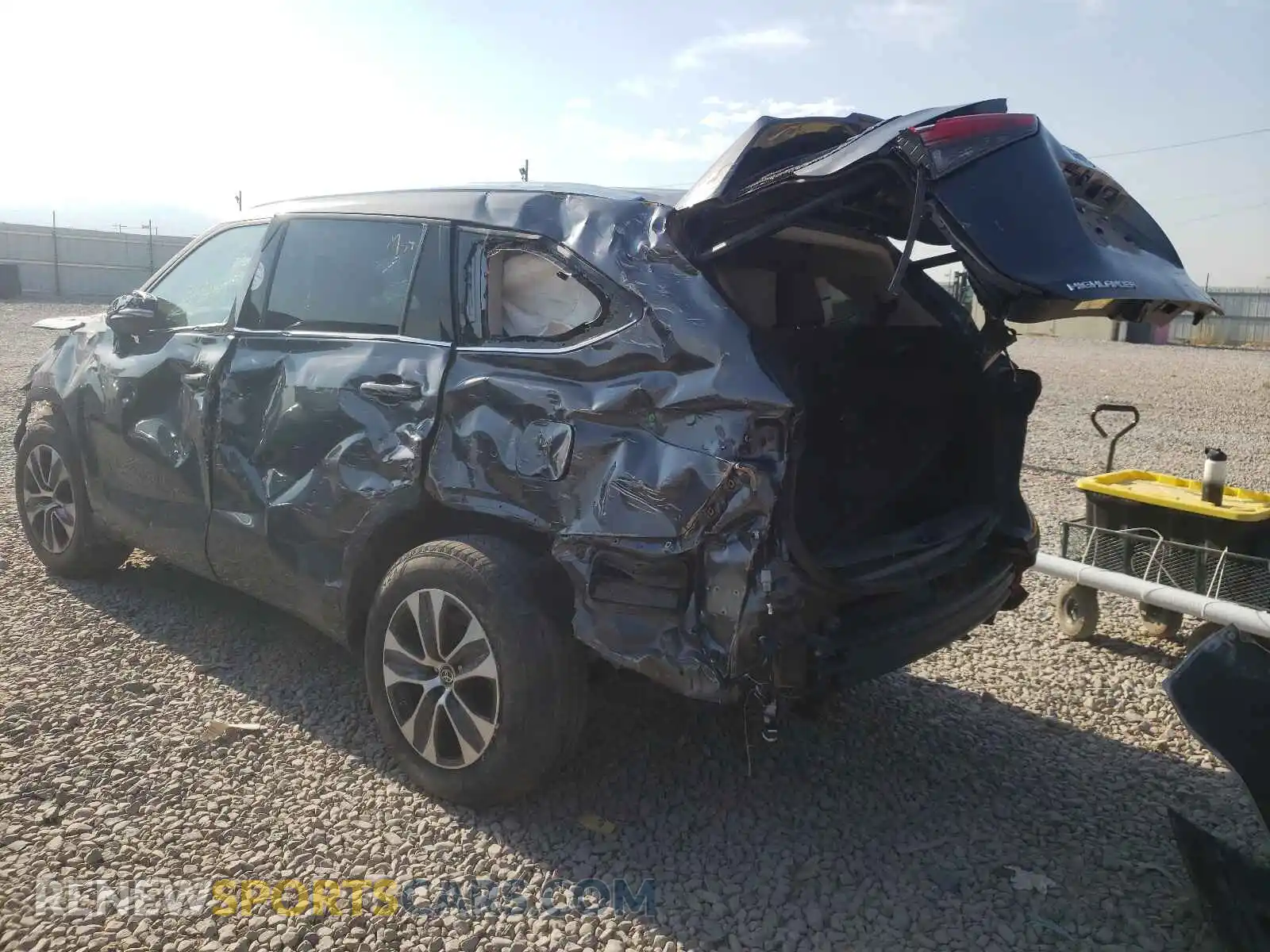 3 Photograph of a damaged car 5TDGZRBH4LS010043 TOYOTA HIGHLANDER 2020