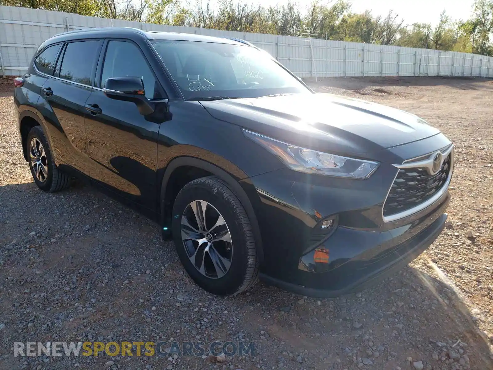 1 Photograph of a damaged car 5TDGZRBH6LS017902 TOYOTA HIGHLANDER 2020