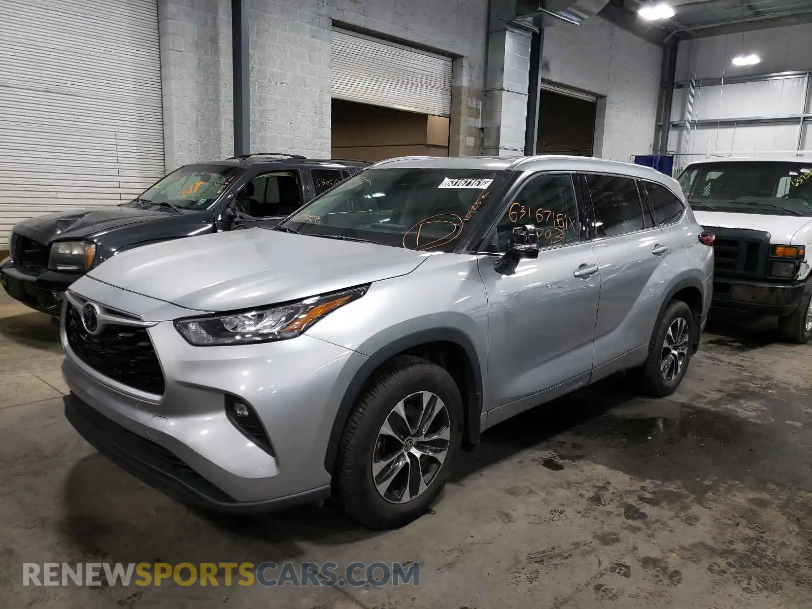 2 Photograph of a damaged car 5TDGZRBH7LS018248 TOYOTA HIGHLANDER 2020