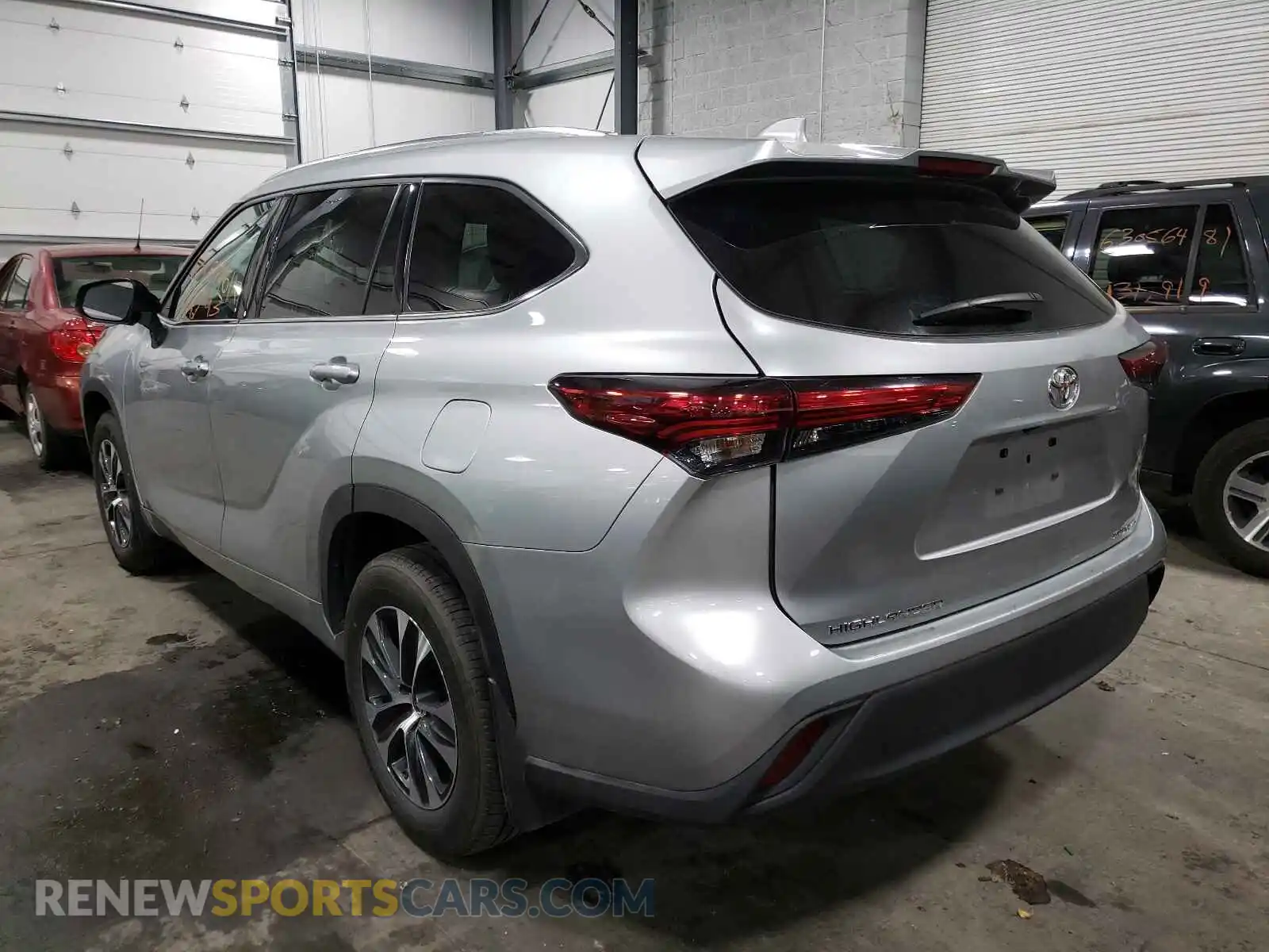 3 Photograph of a damaged car 5TDGZRBH7LS018248 TOYOTA HIGHLANDER 2020