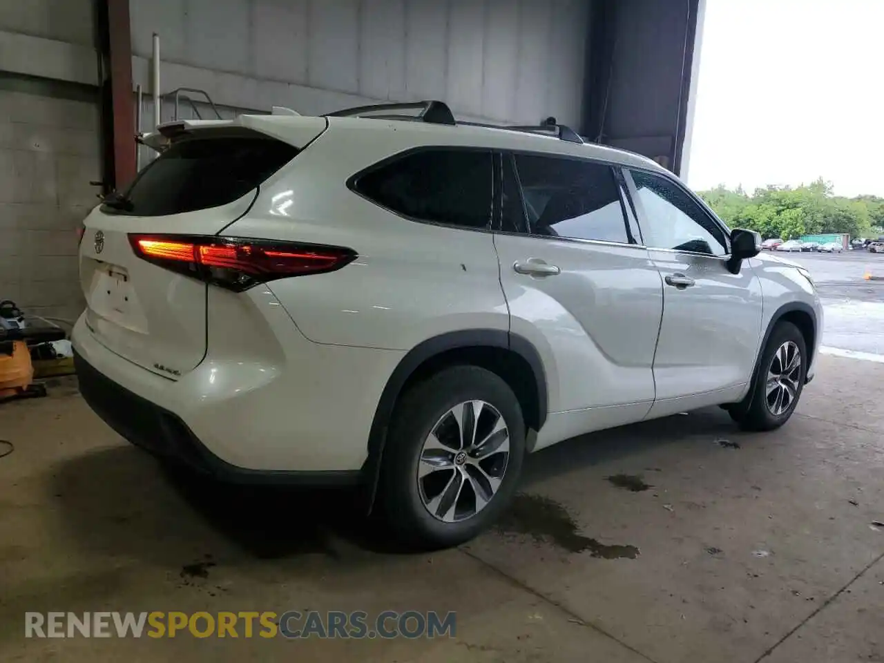 3 Фотография поврежденного автомобиля 5TDGZRBH7LS516868 TOYOTA HIGHLANDER 2020