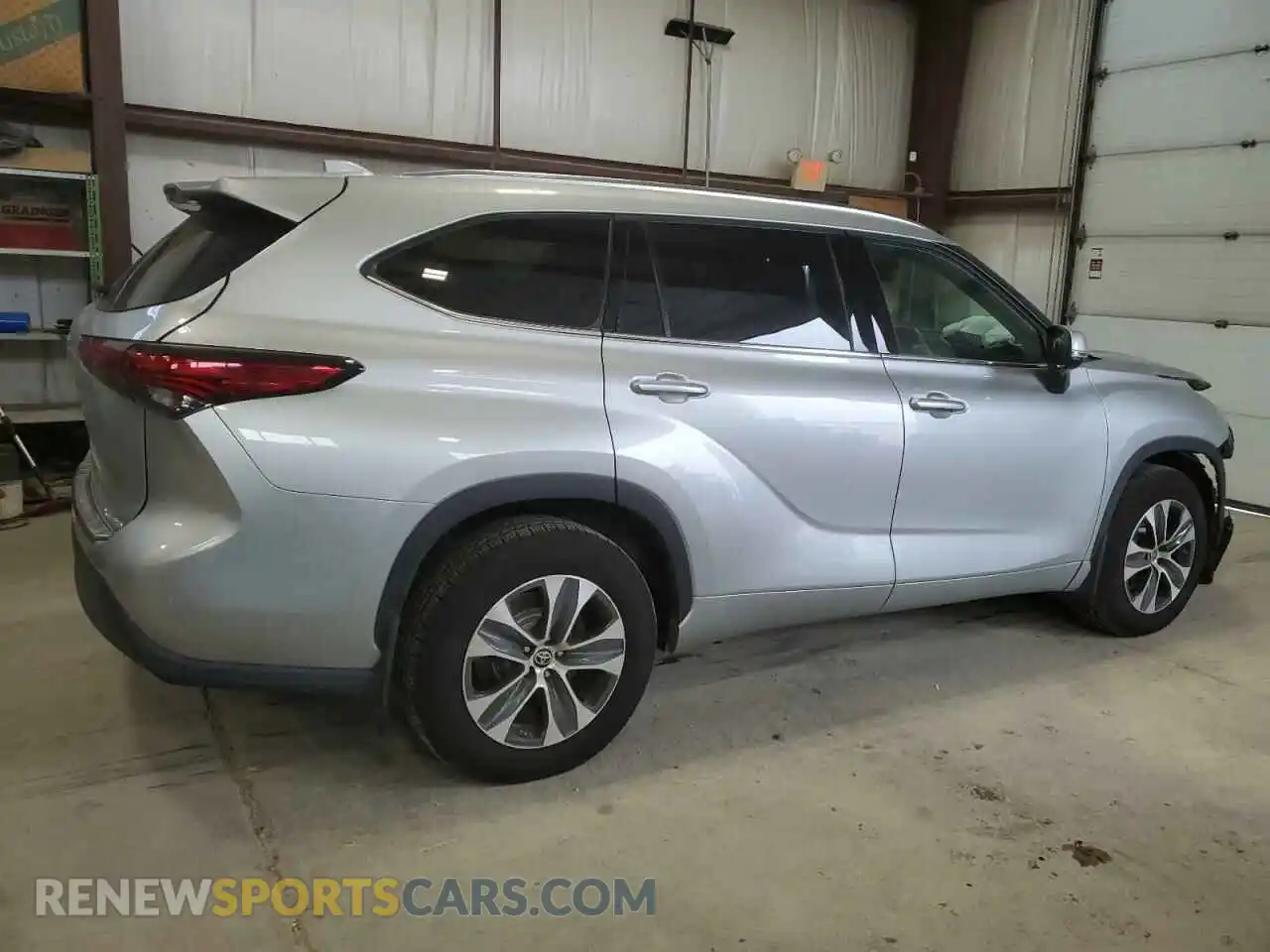 3 Photograph of a damaged car 5TDGZRBH8LS004925 TOYOTA HIGHLANDER 2020