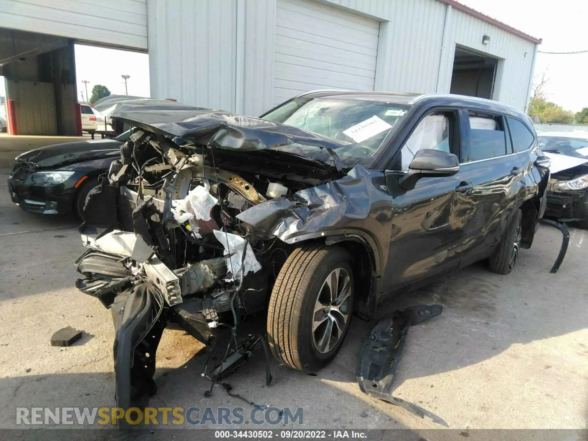 2 Photograph of a damaged car 5TDGZRBH9LS040784 TOYOTA HIGHLANDER 2020